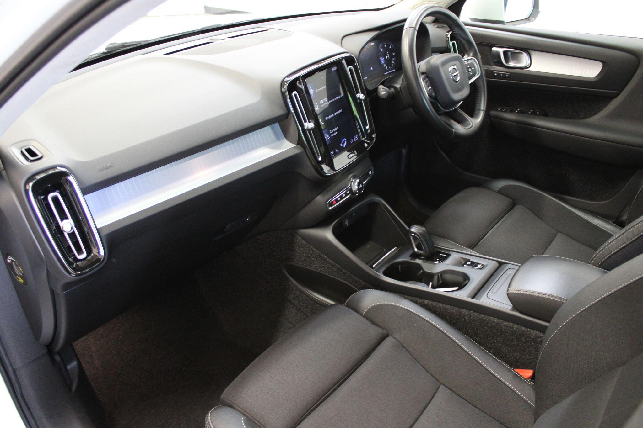 Volvo XC40 - Image 2