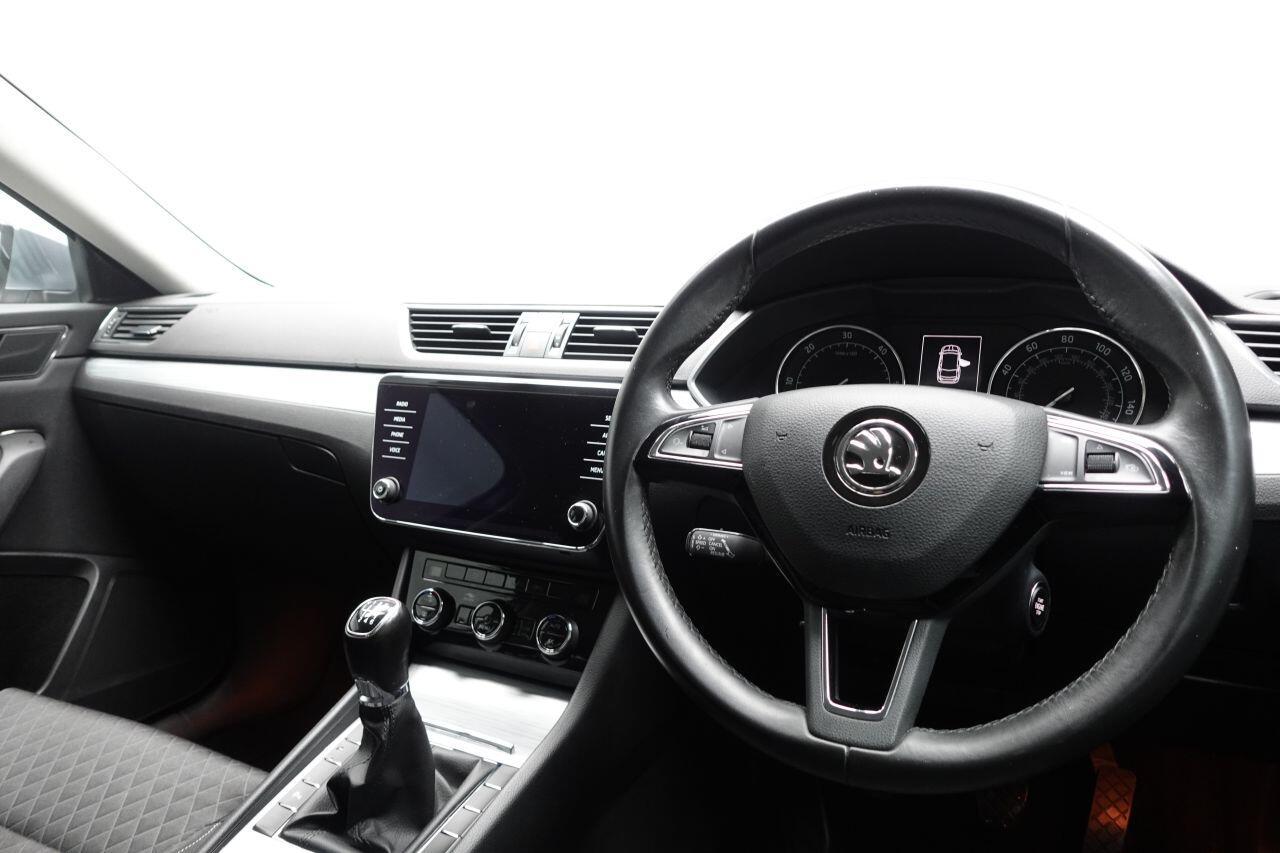 Skoda Superb - Image 10