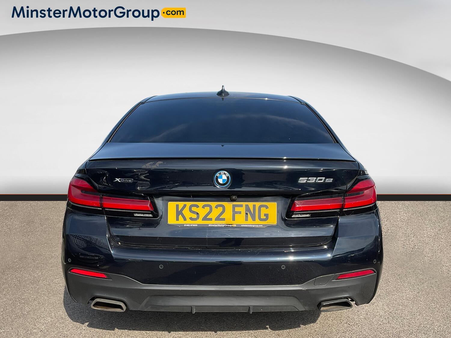 BMW 5 Series - Image 3