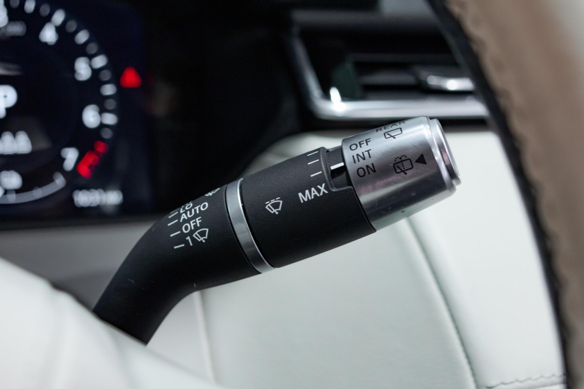 Land Rover Range Rover Velar - Image 27