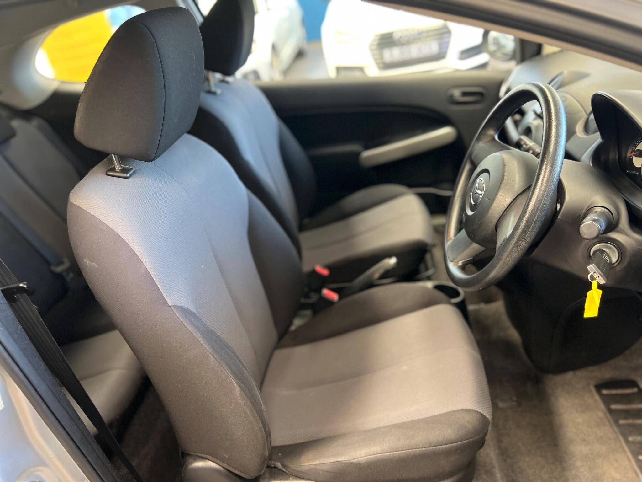 Mazda MAZDA2 - Image 15