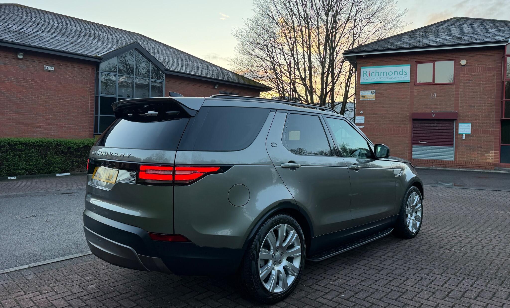 Land Rover Discovery - Image 13