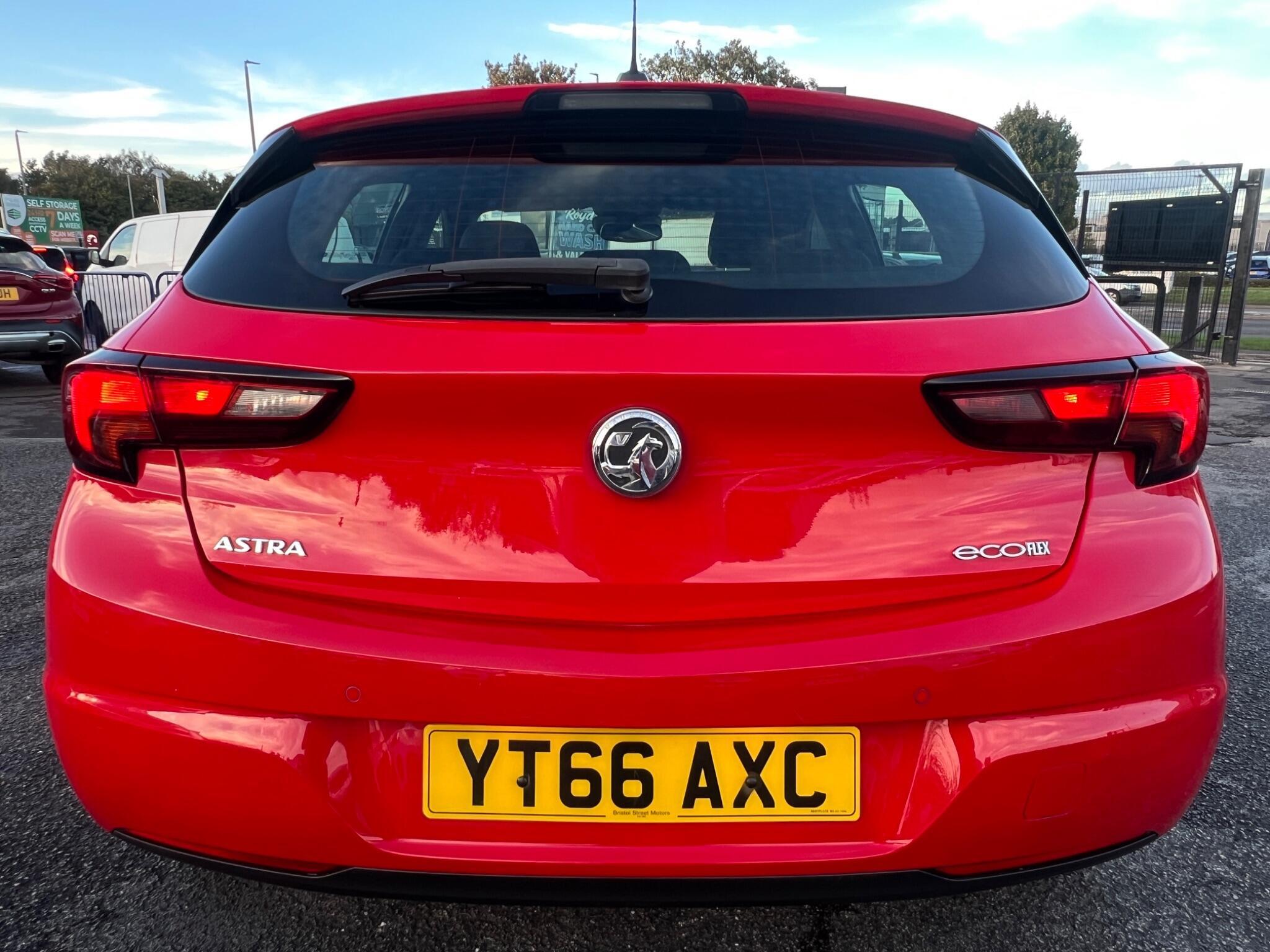 Vauxhall Astra - Image 7