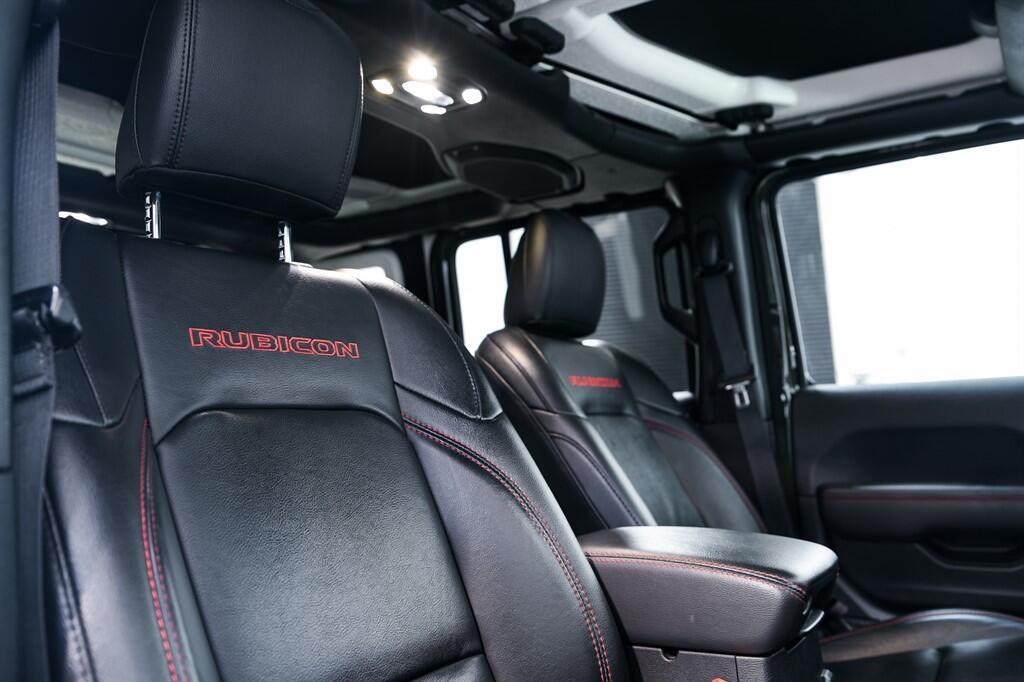 Jeep Wrangler - Image 12