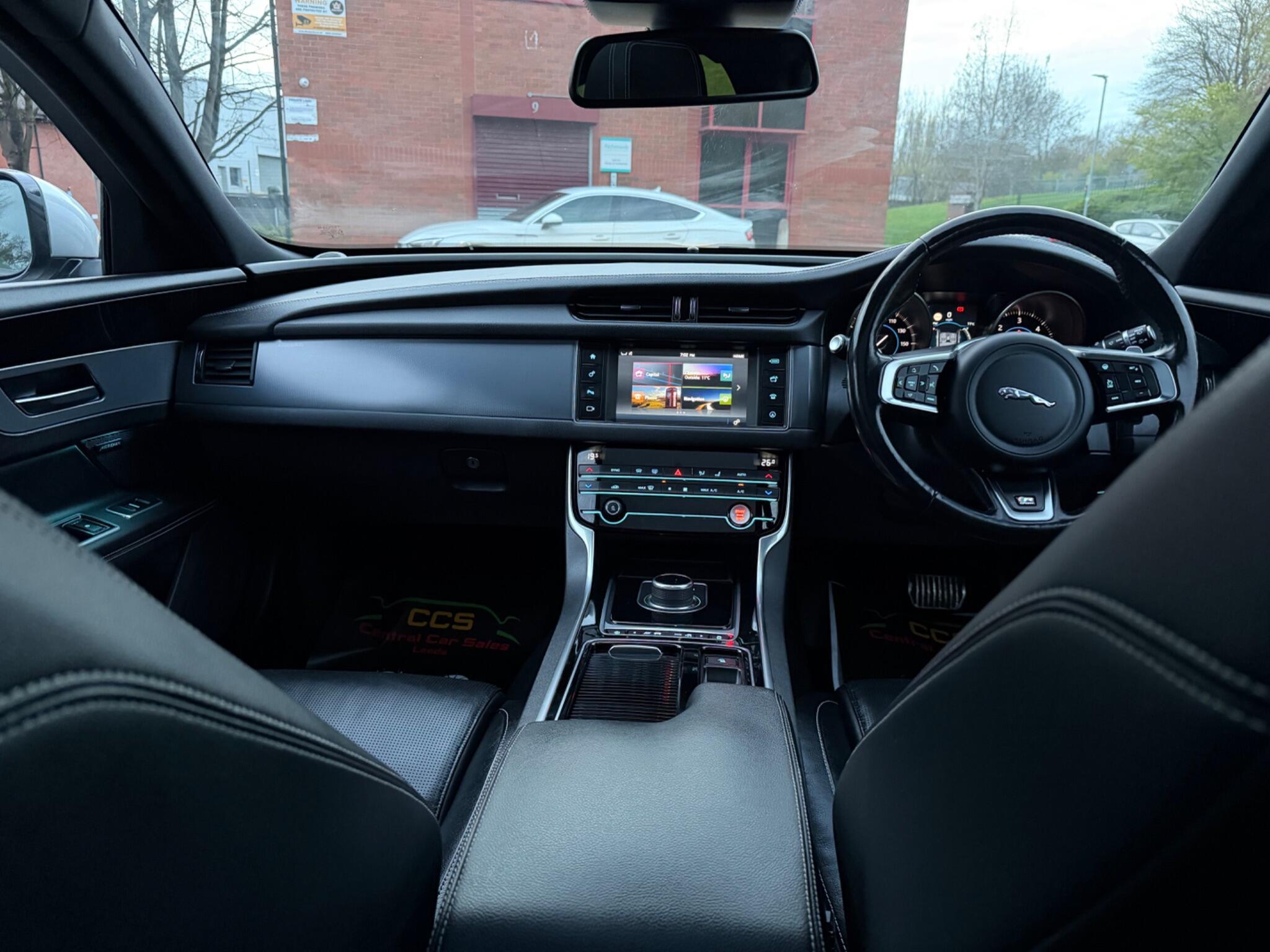 Jaguar XF - Image 64