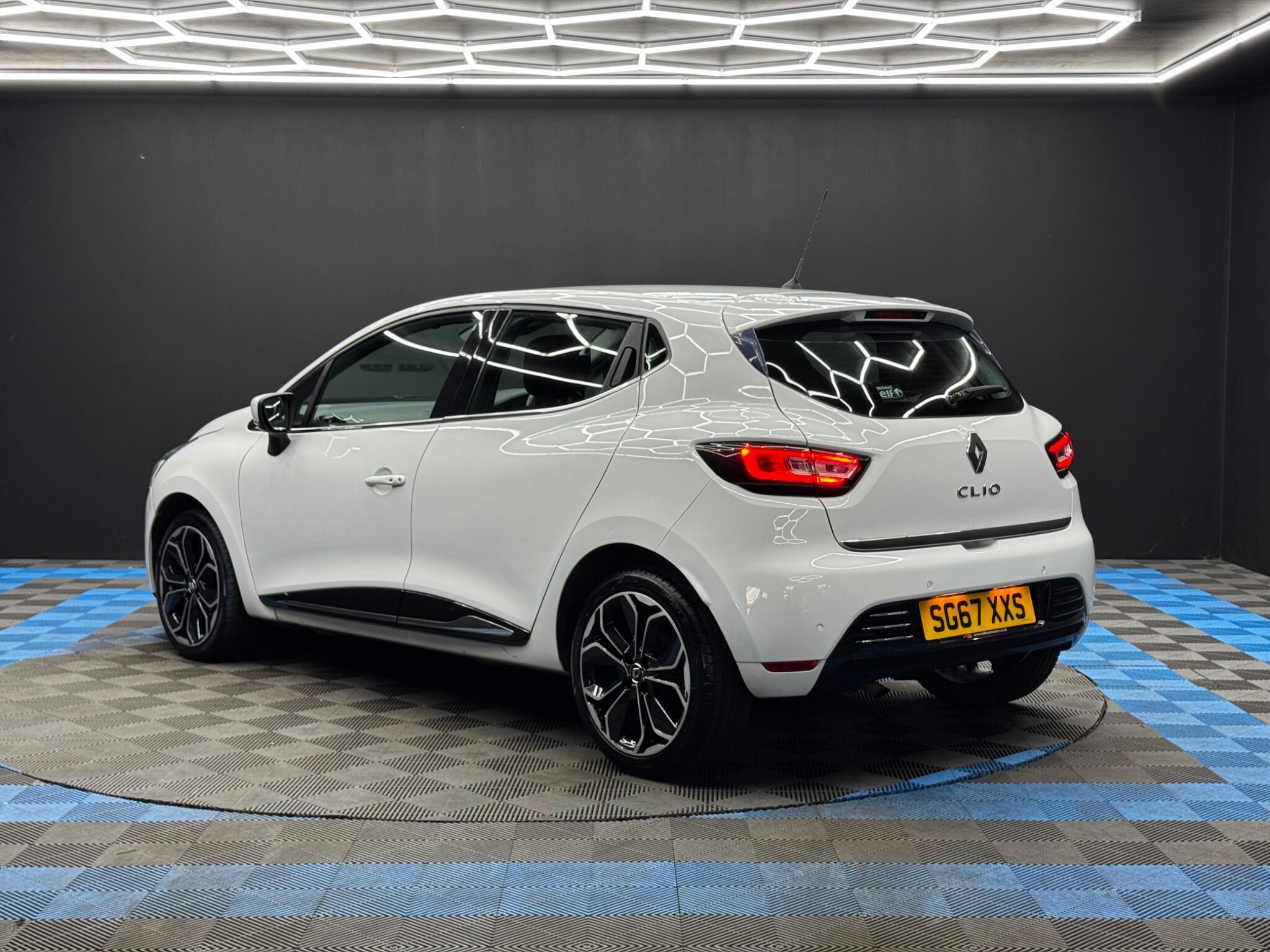 Renault Clio - Image 7
