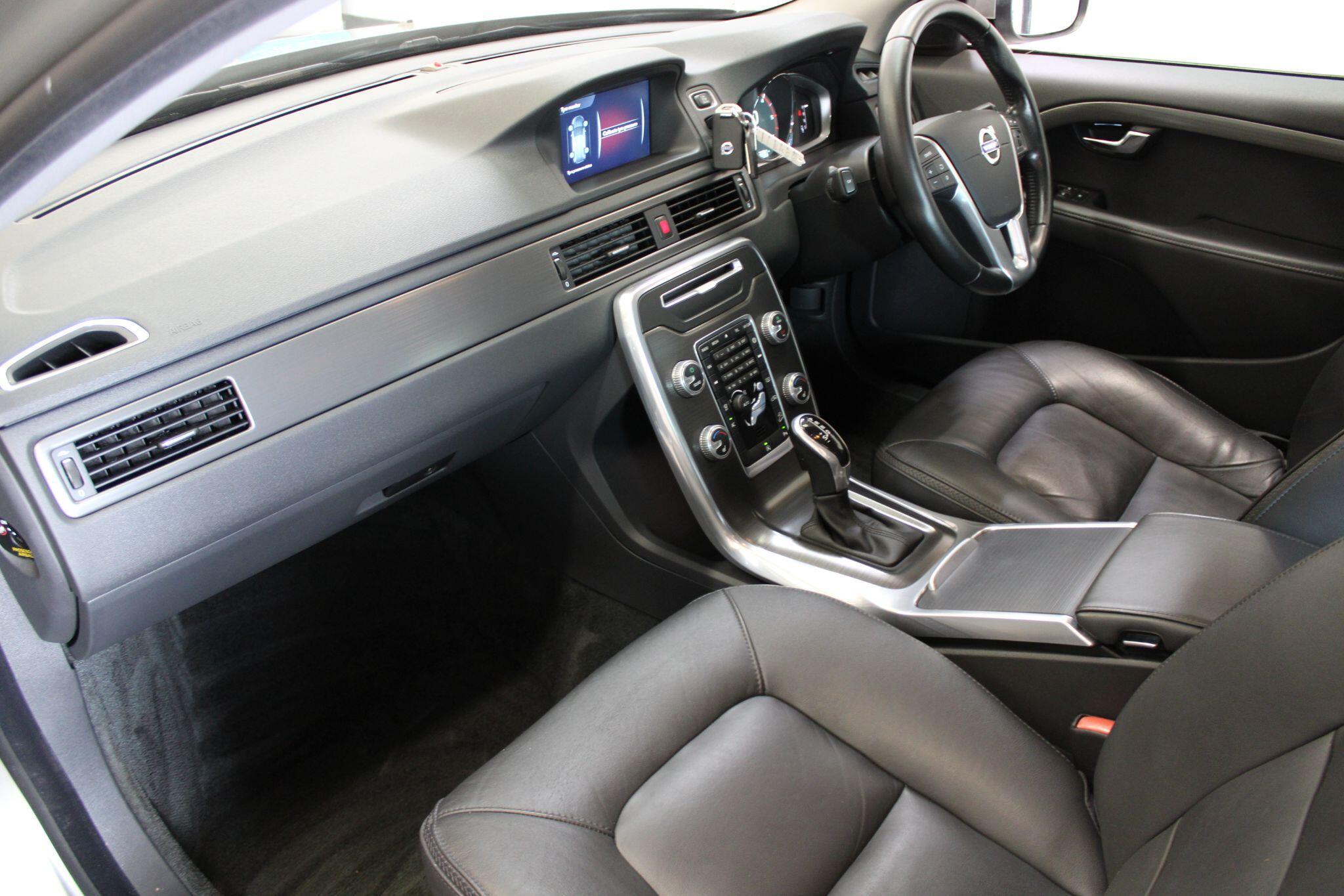 Volvo XC70 - Image 2