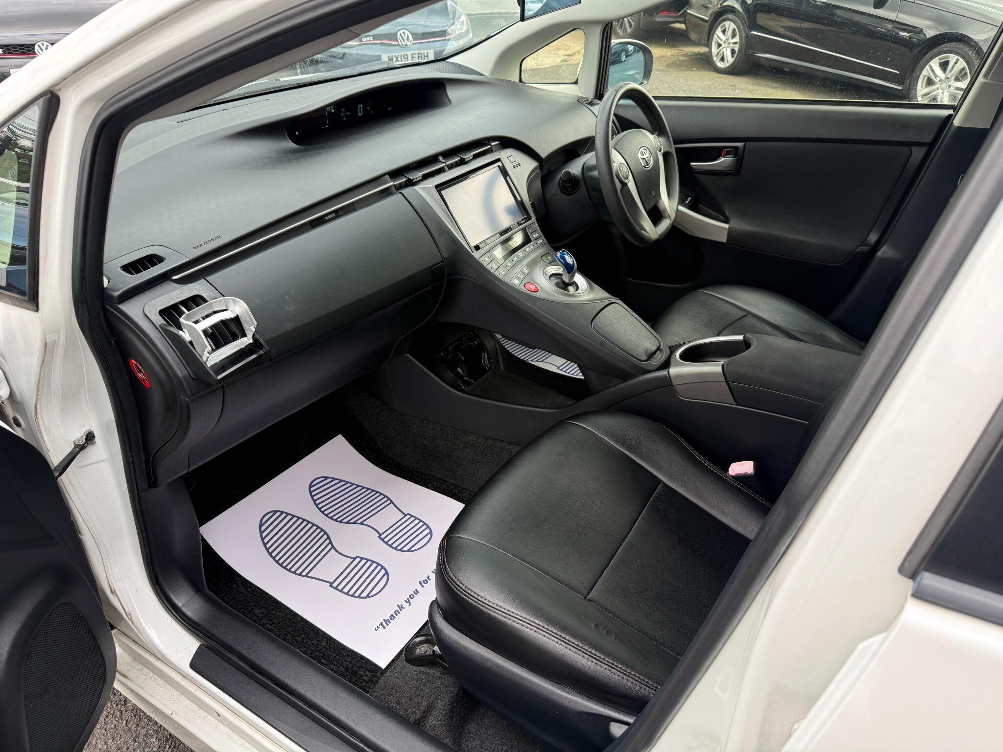 Toyota Prius - Image 26