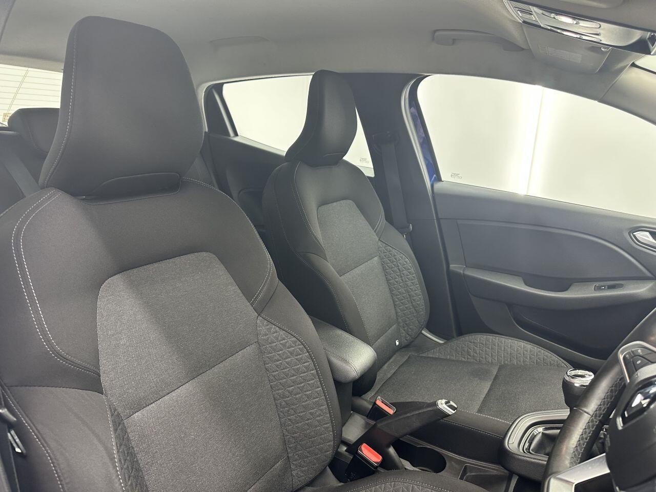 Renault Clio - Image 2