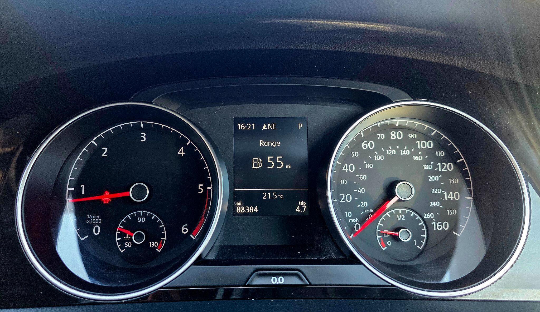 Volkswagen Golf - Image 31