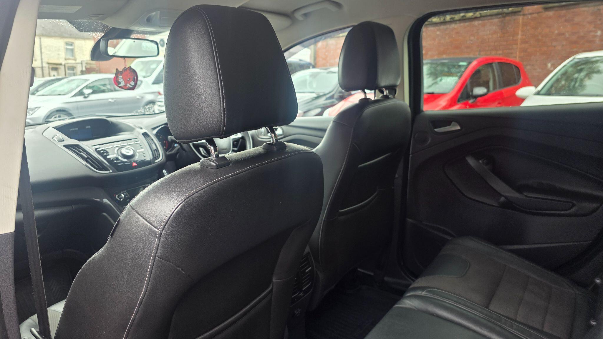 Ford Kuga - Image 17