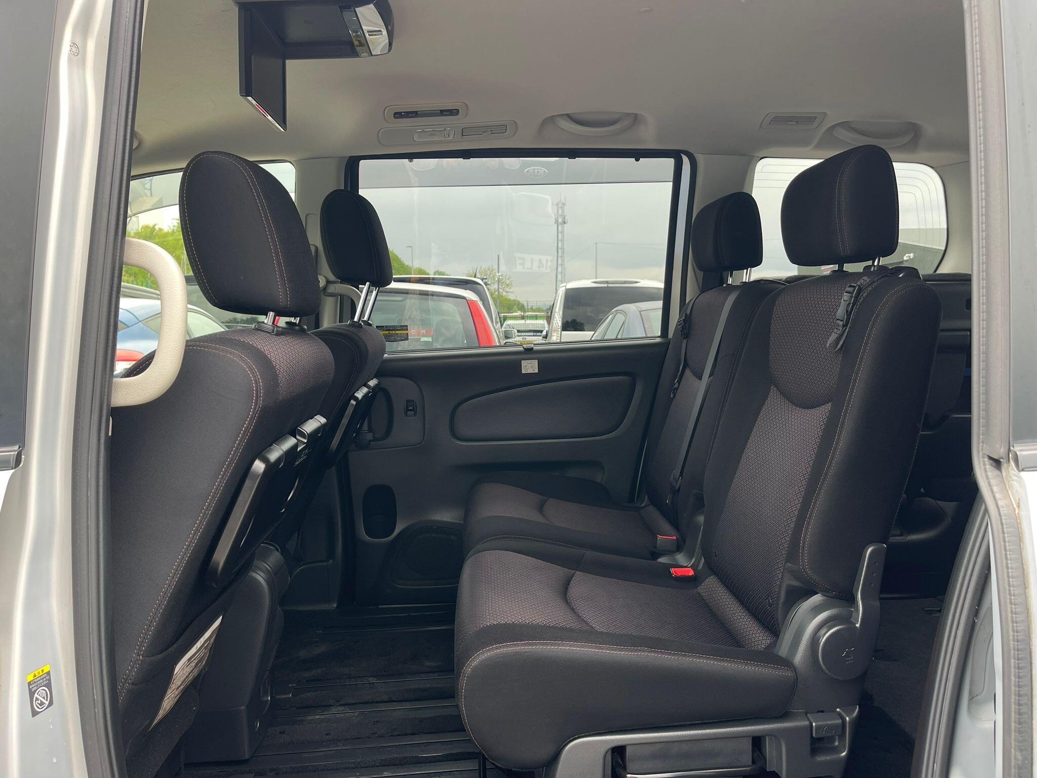 Nissan Serena - Image 11