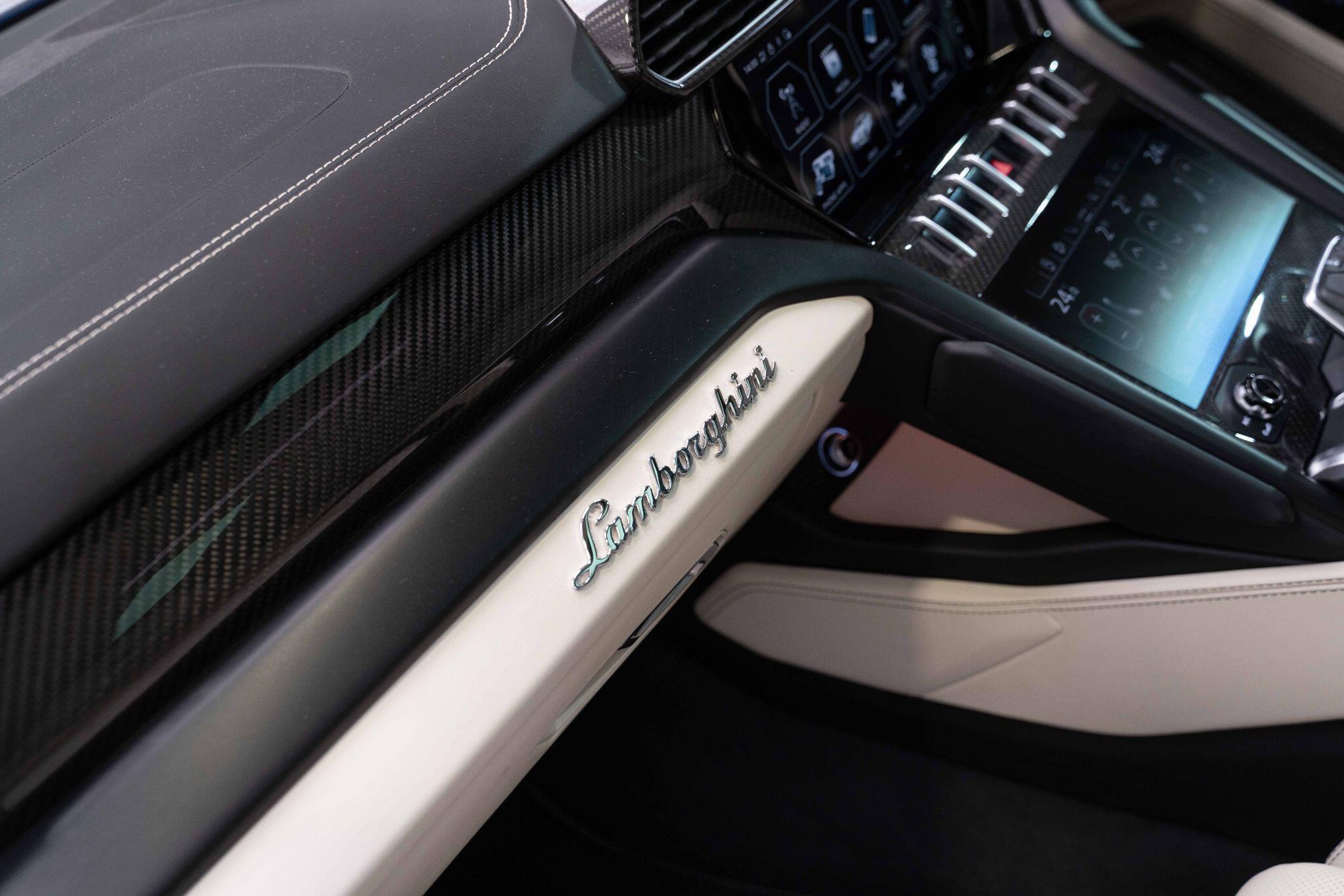 Lamborghini Urus - Image 69