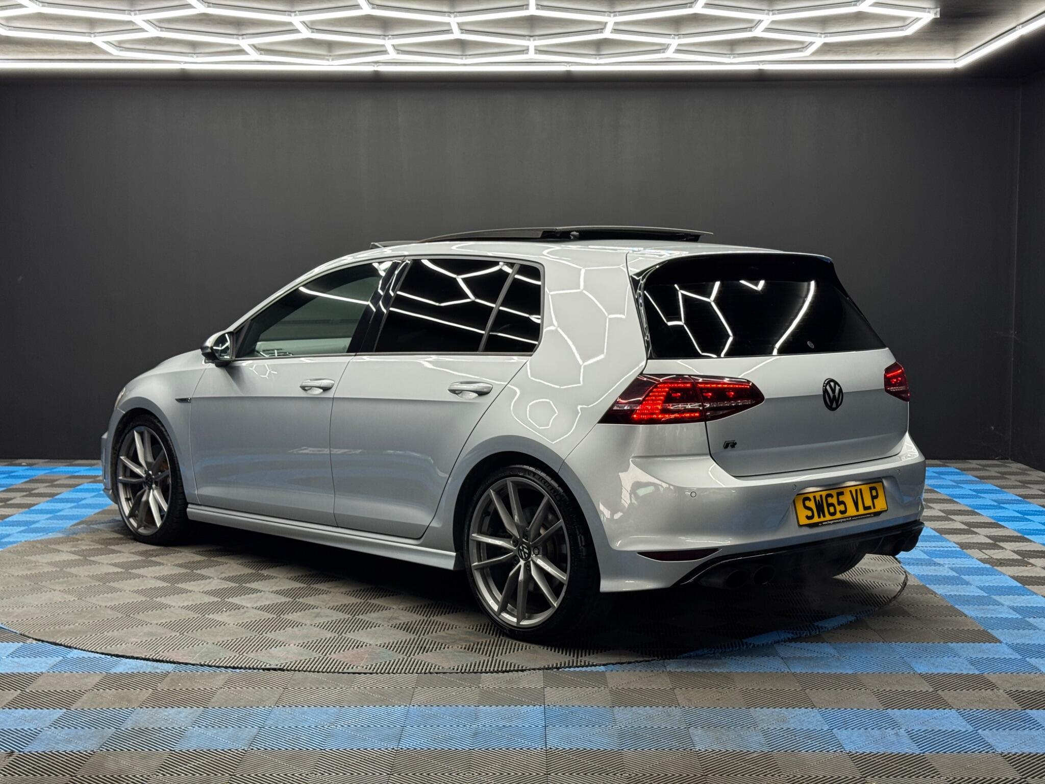 Volkswagen Golf - Image 7