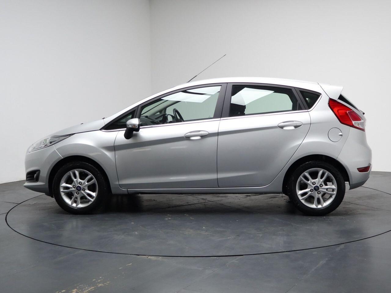 Ford Fiesta - Image 8