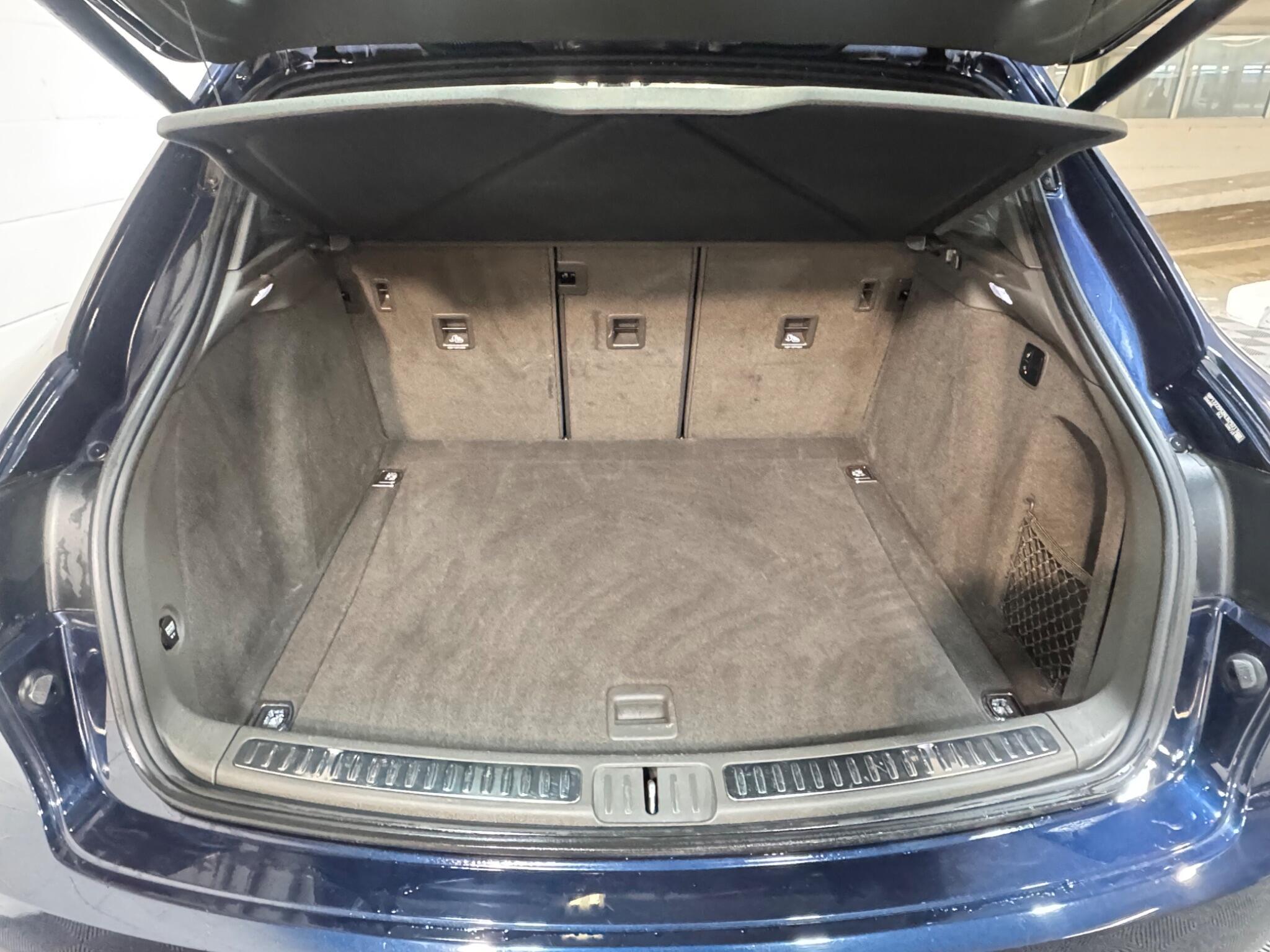 Porsche Macan - Image 13