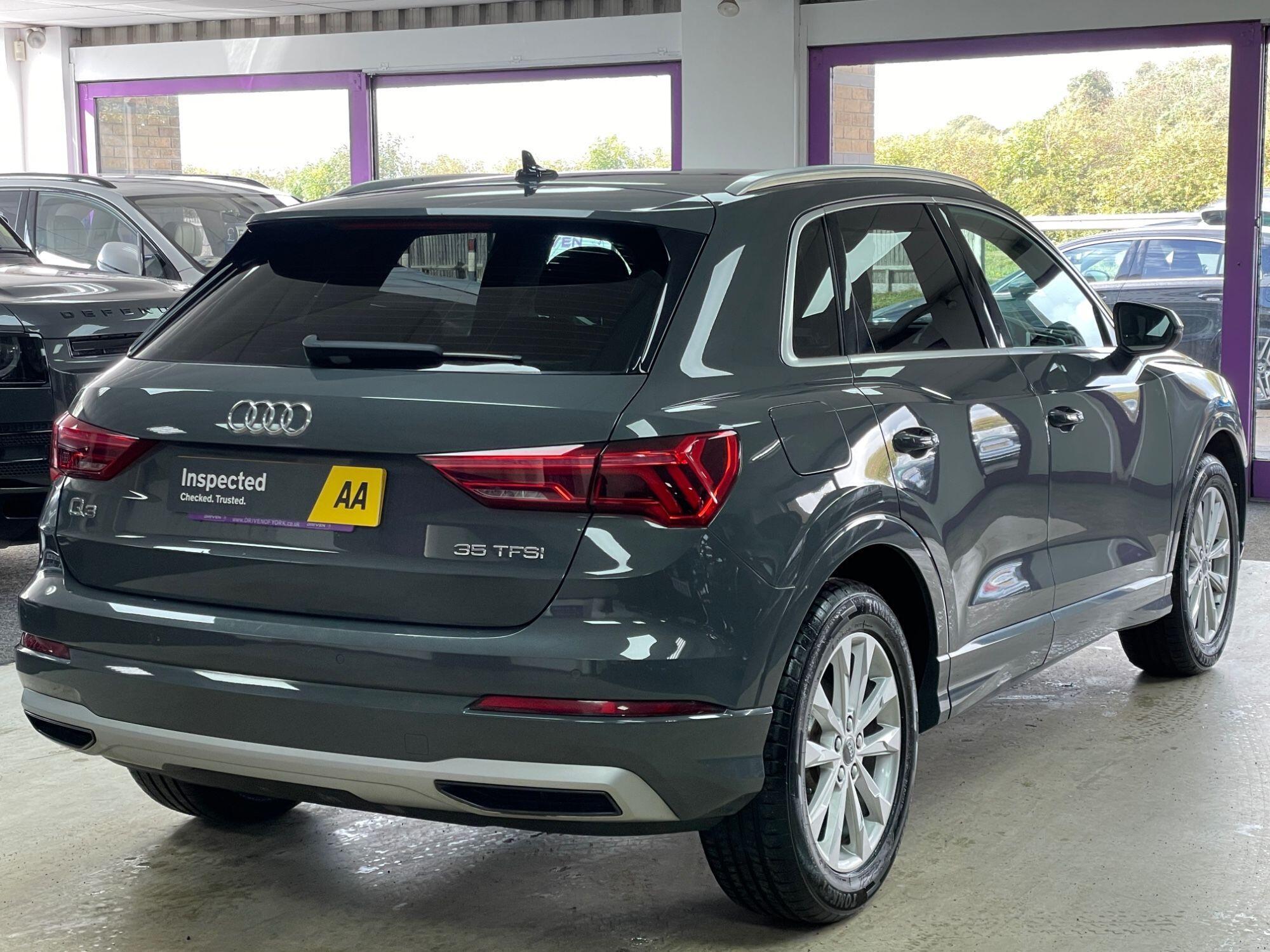 Audi Q3 - Image 10
