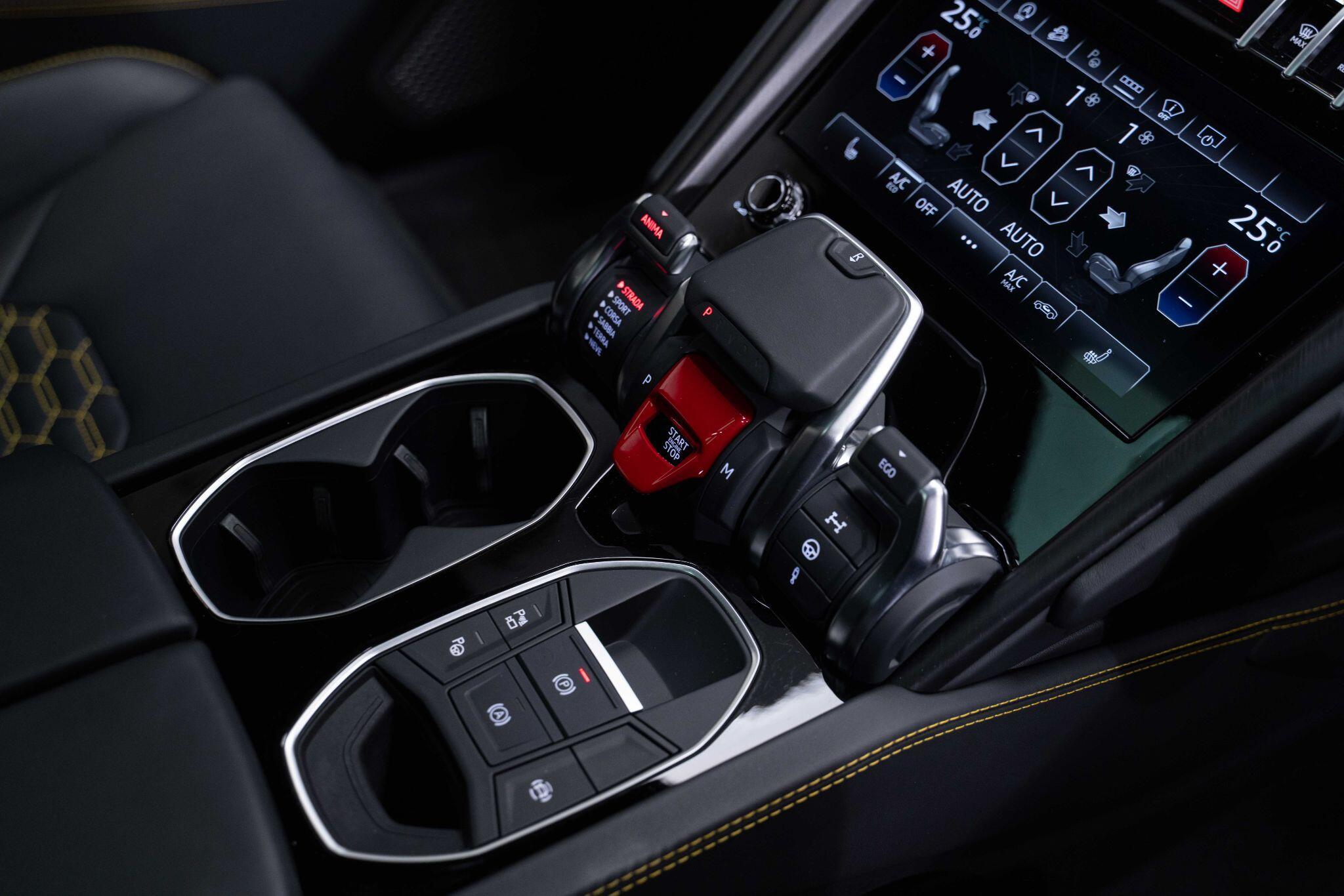 Lamborghini Urus - Image 8