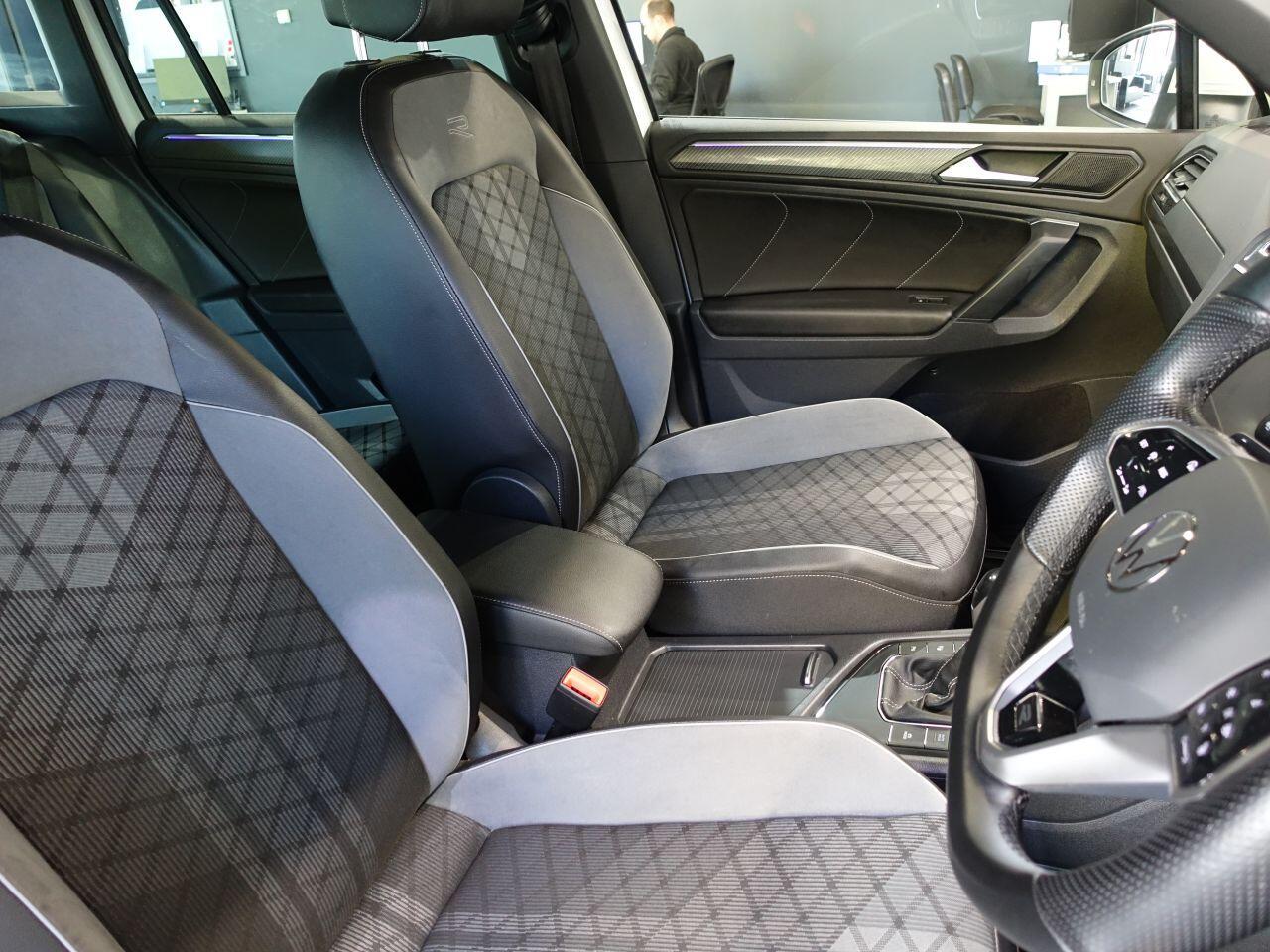 Volkswagen Tiguan - Image 12