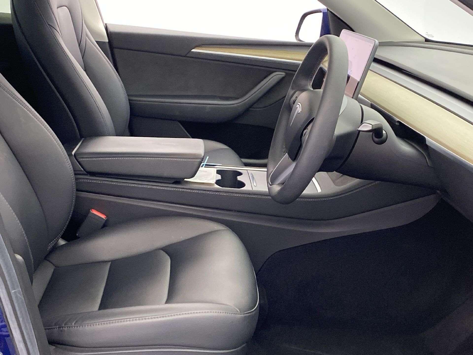 Tesla Model Y - Image 9
