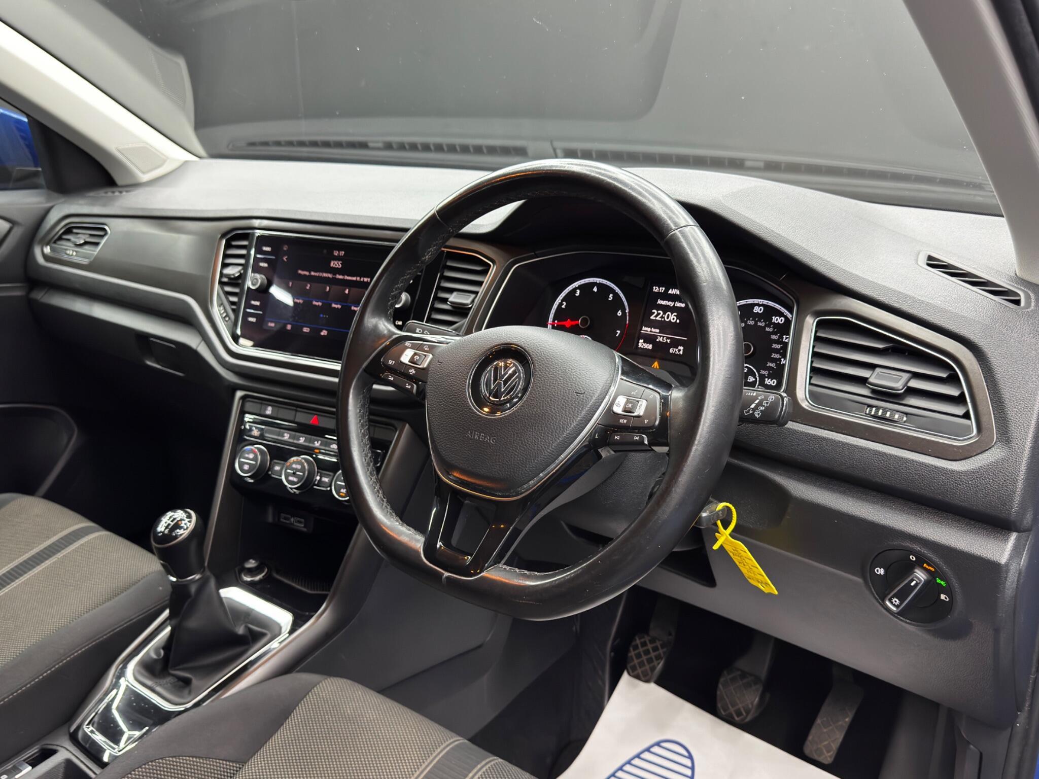 Volkswagen T-Roc - Image 9