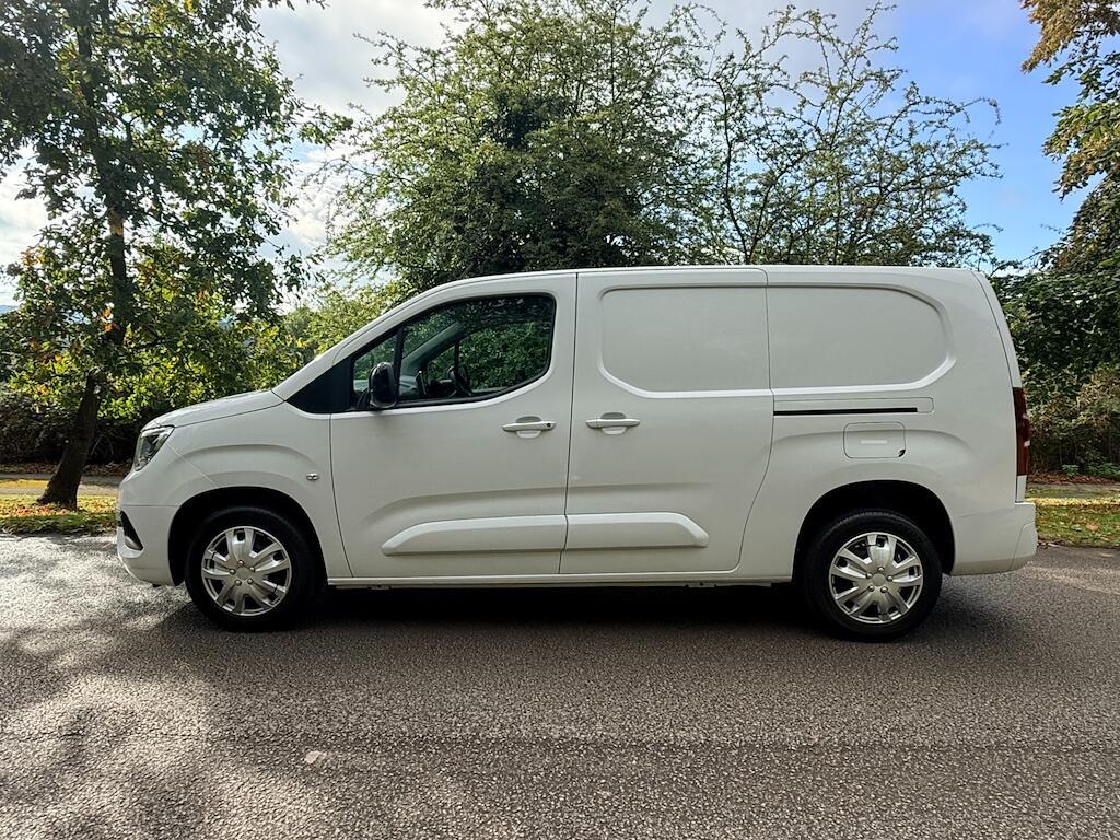 Vauxhall Combo - Image 9