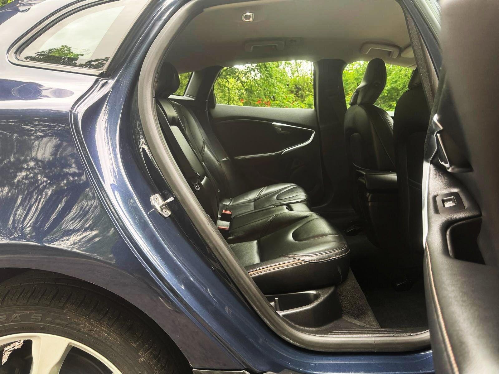 Volvo V40 CROSS COUNTRY - Image 19