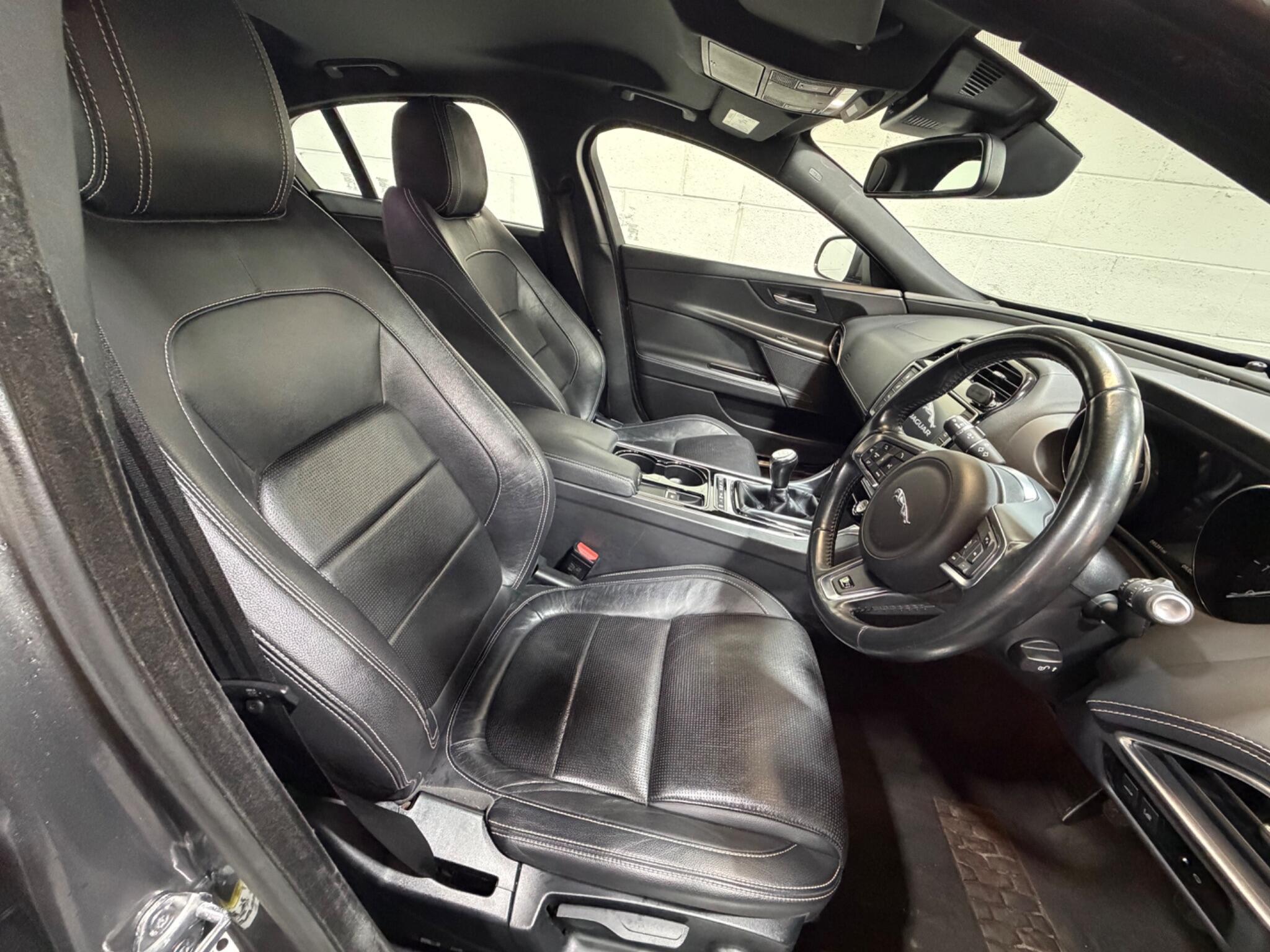 Jaguar XE - Image 7