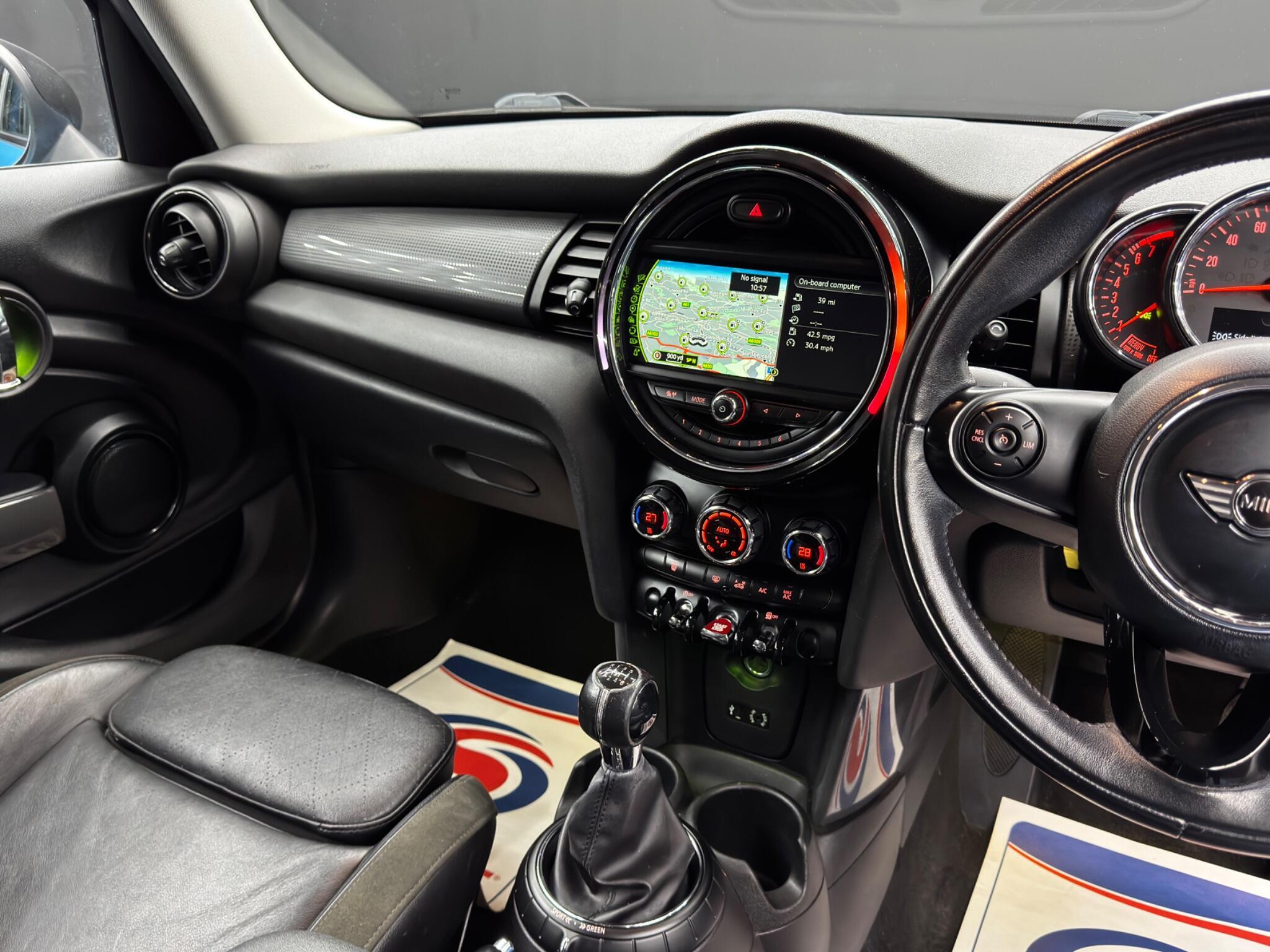 MINI Hatch - Image 23