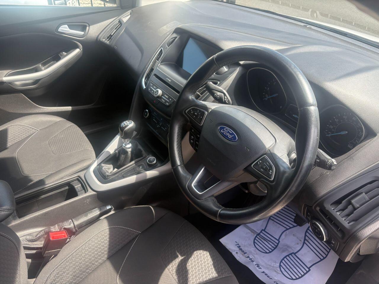 Ford Focus - Image 8