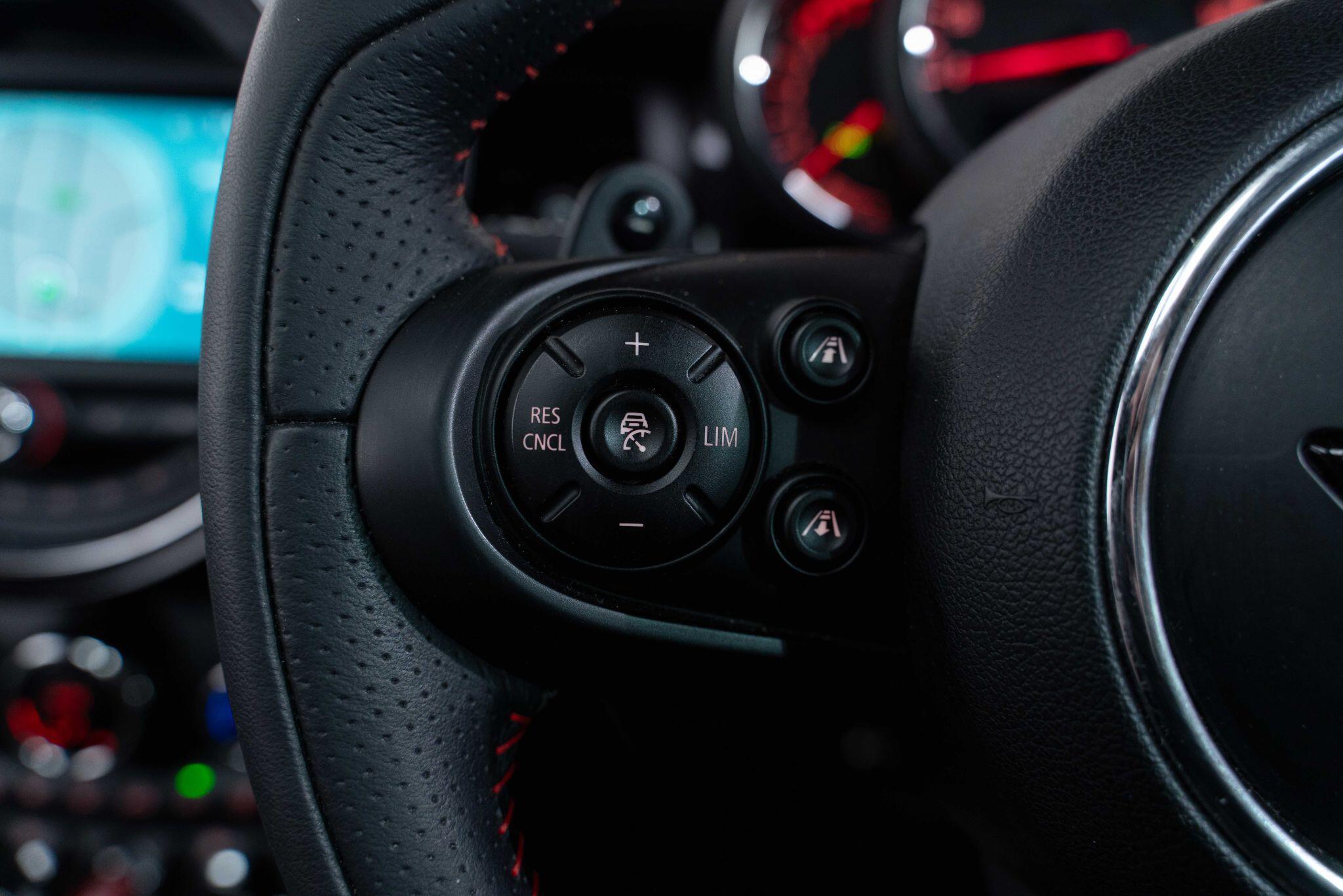 MINI Hatch - Image 20