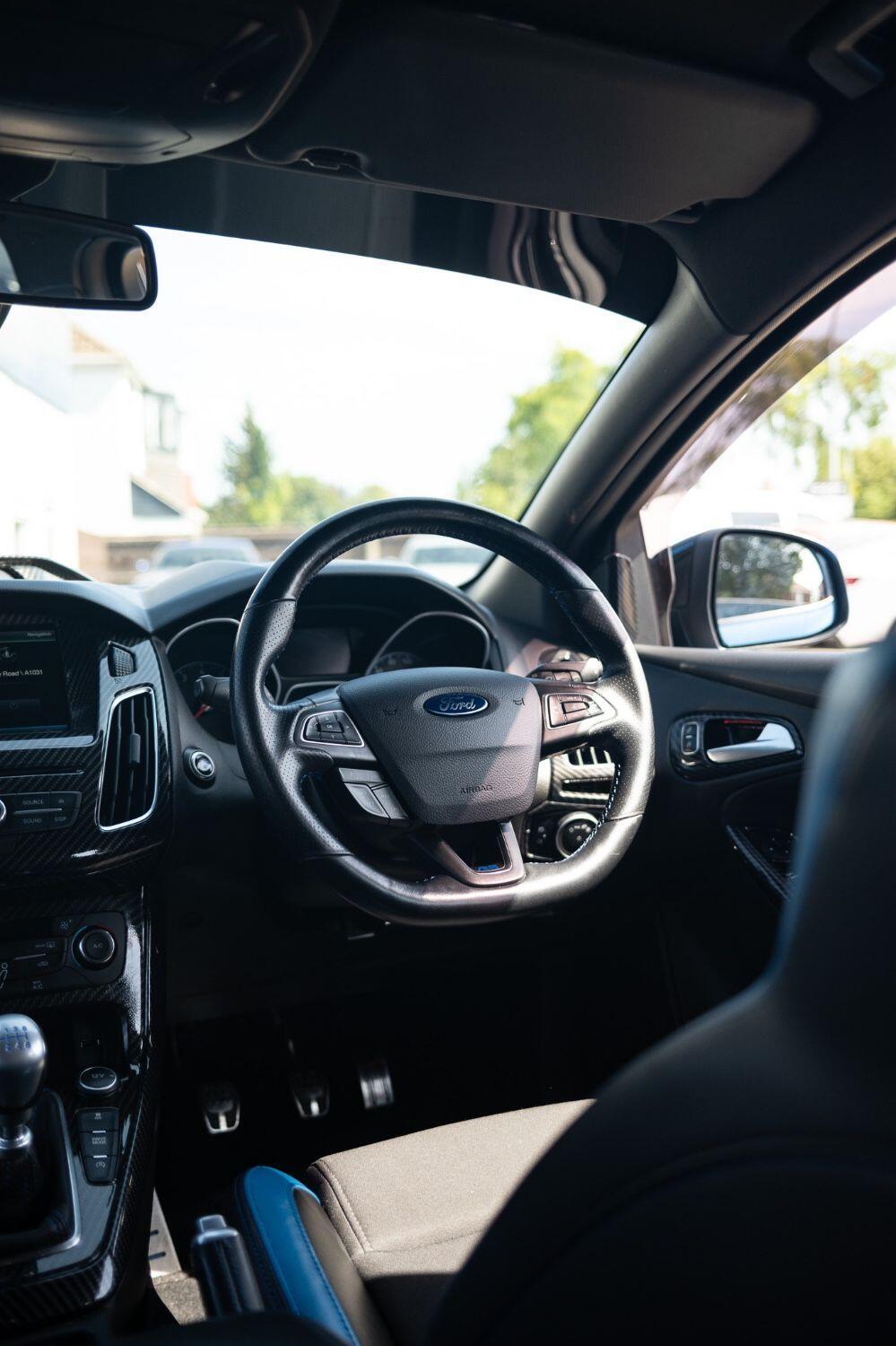 Ford Focus - Image 10
