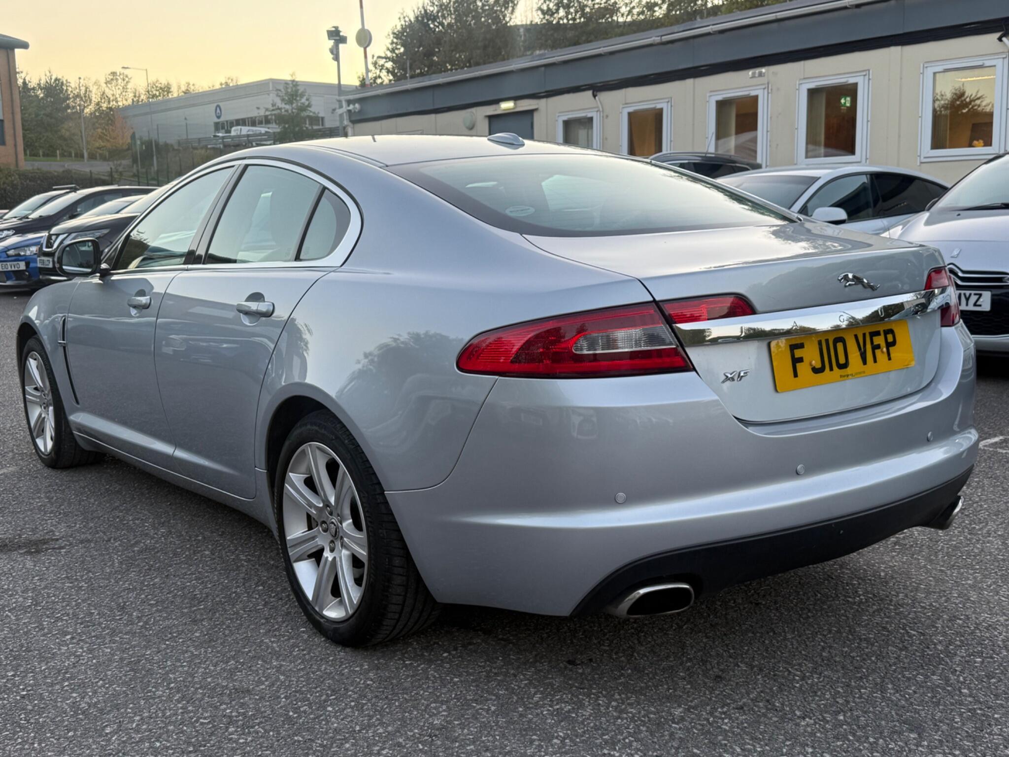 Jaguar XF - Image 11