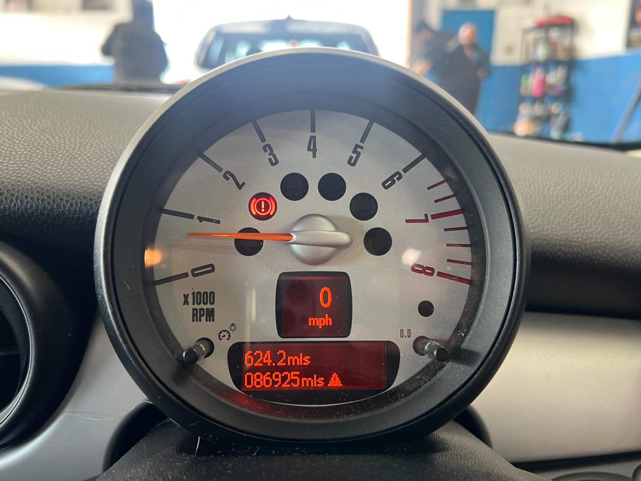 MINI Hatch - Image 26