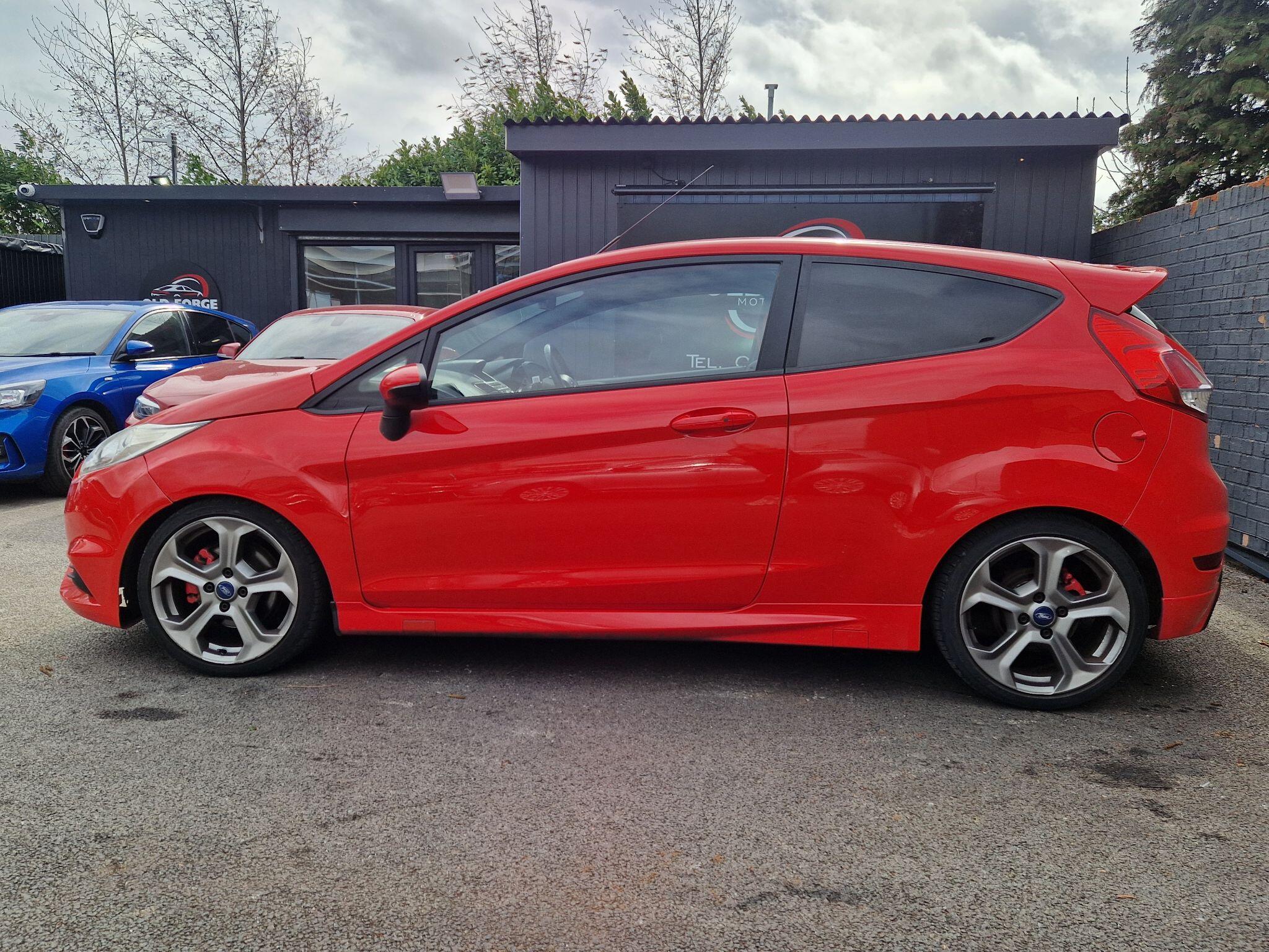 Ford Fiesta - Image 9