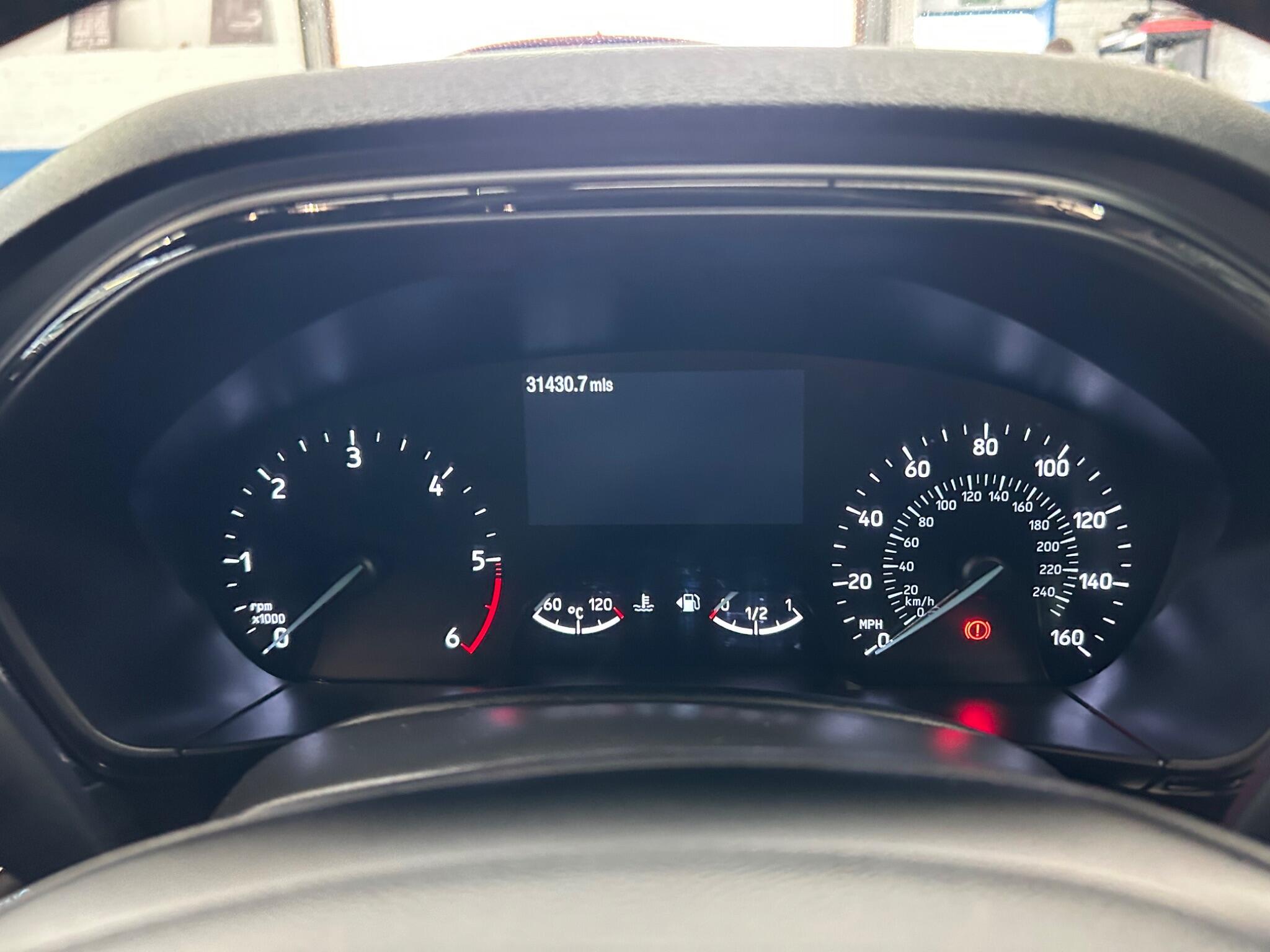 Ford Focus - Image 19