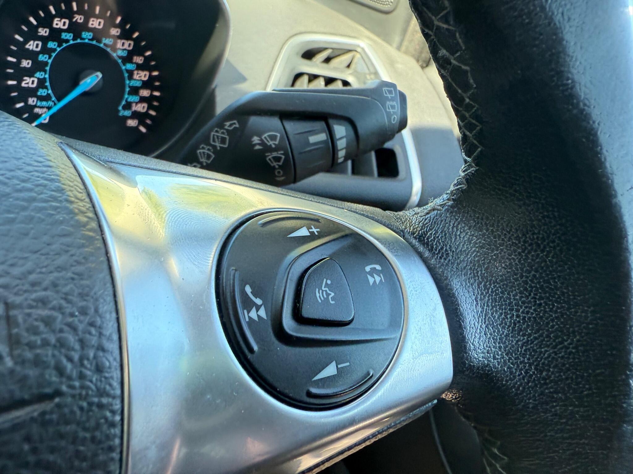 Ford Kuga - Image 30