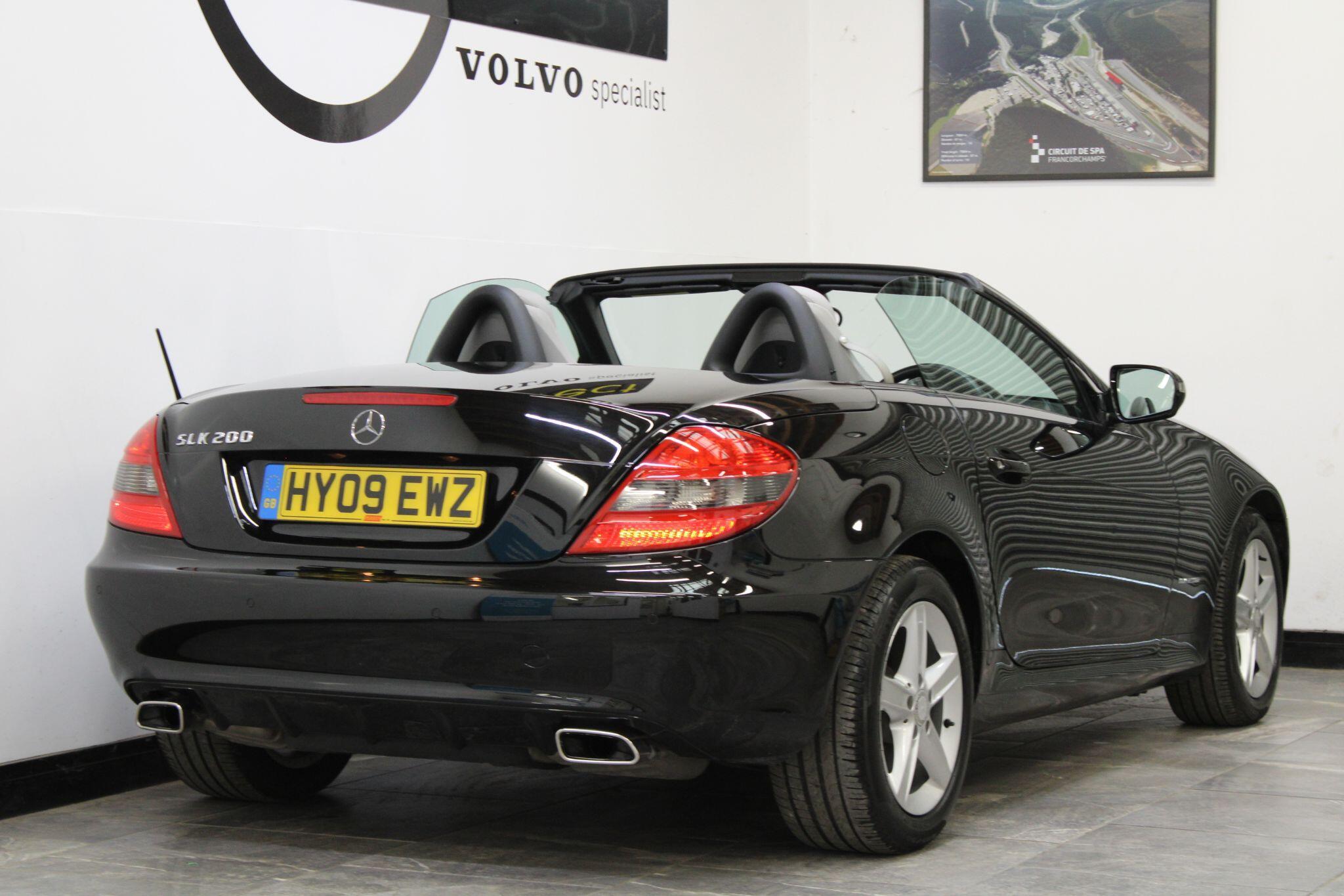 Mercedes SLK - Image 12