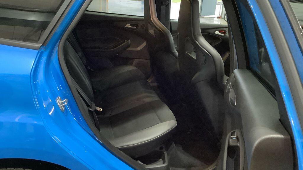 Ford Focus - Image 8