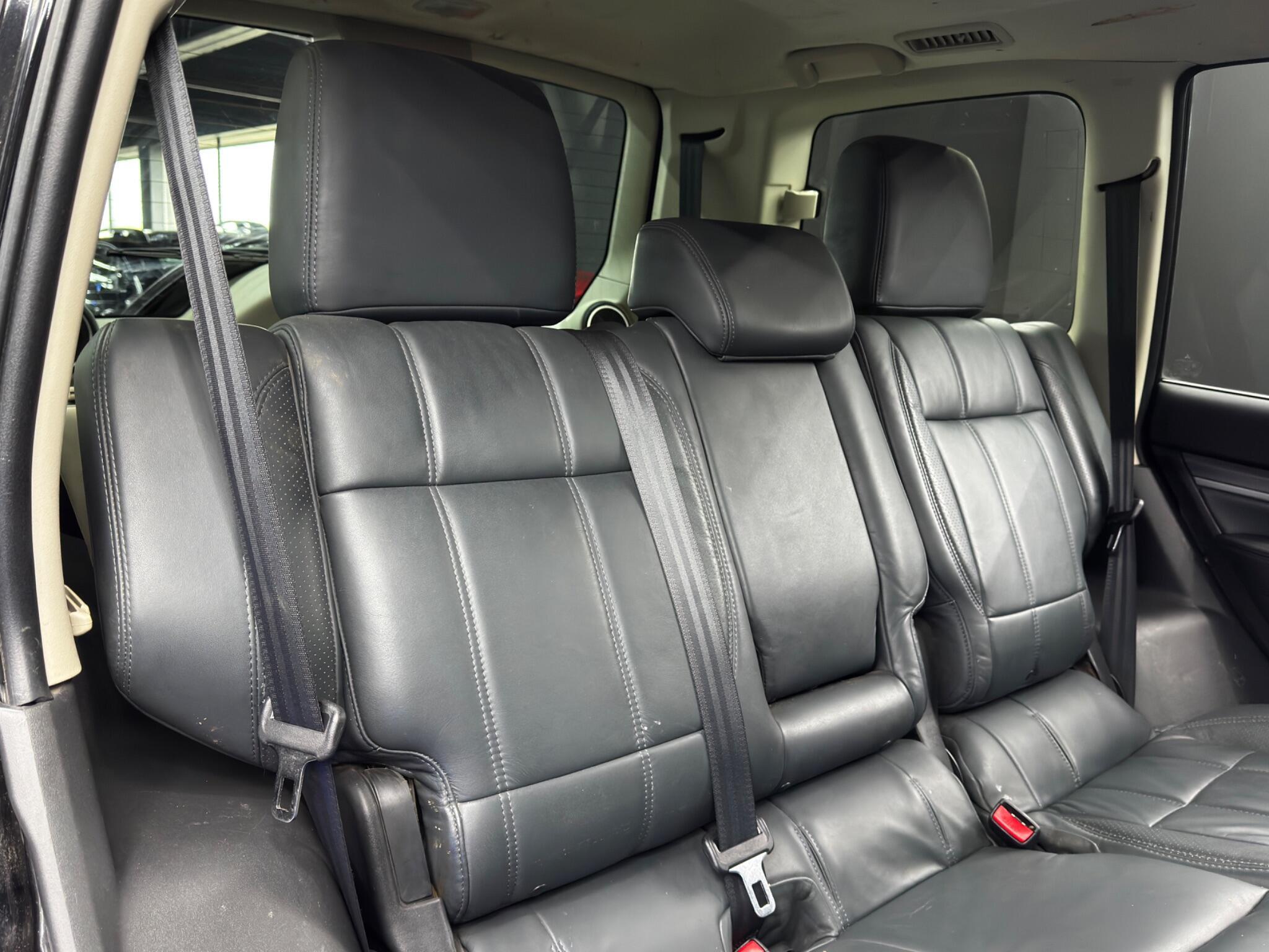 Mitsubishi Shogun - Image 15