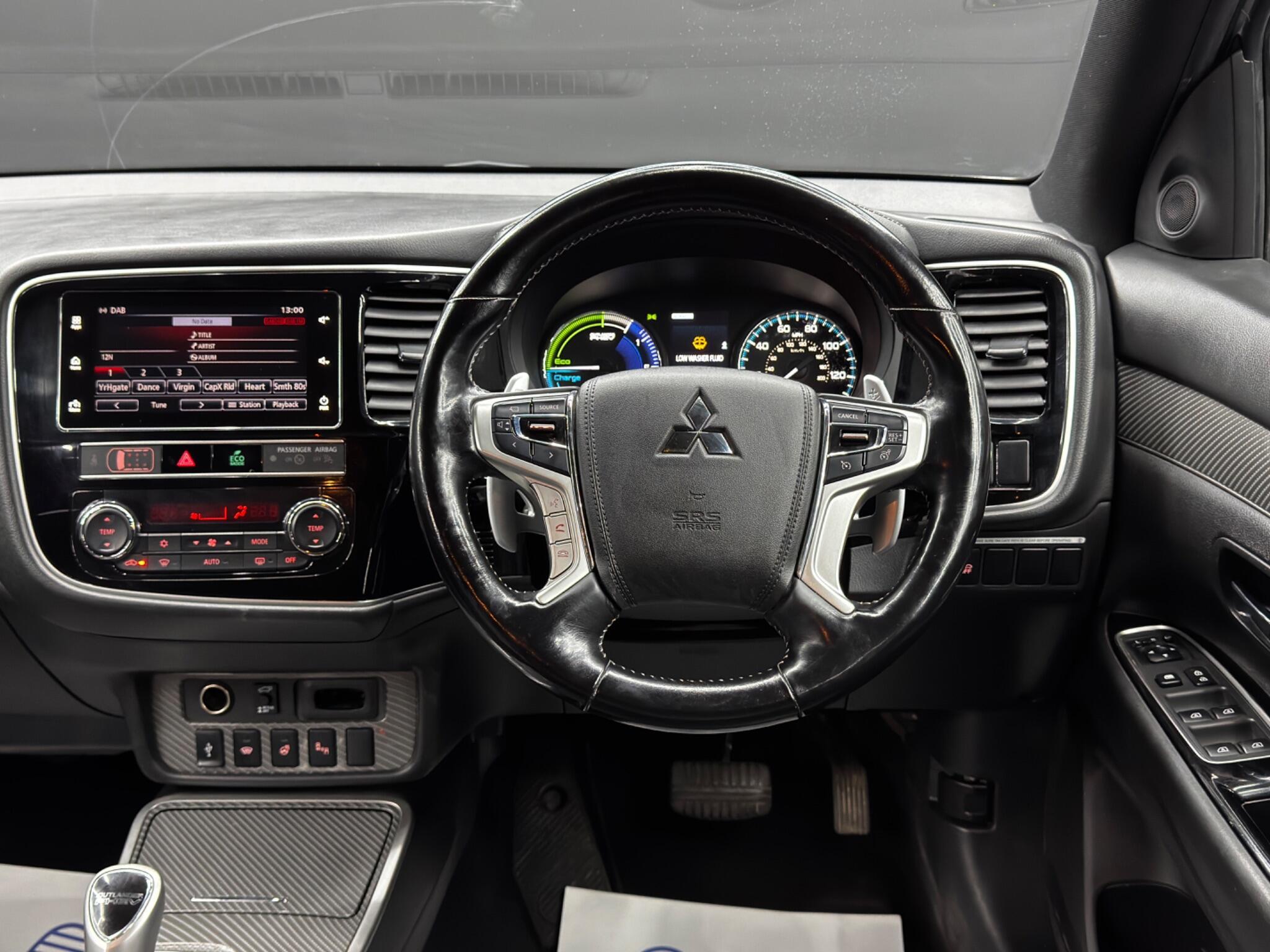 Mitsubishi Outlander - Image 18