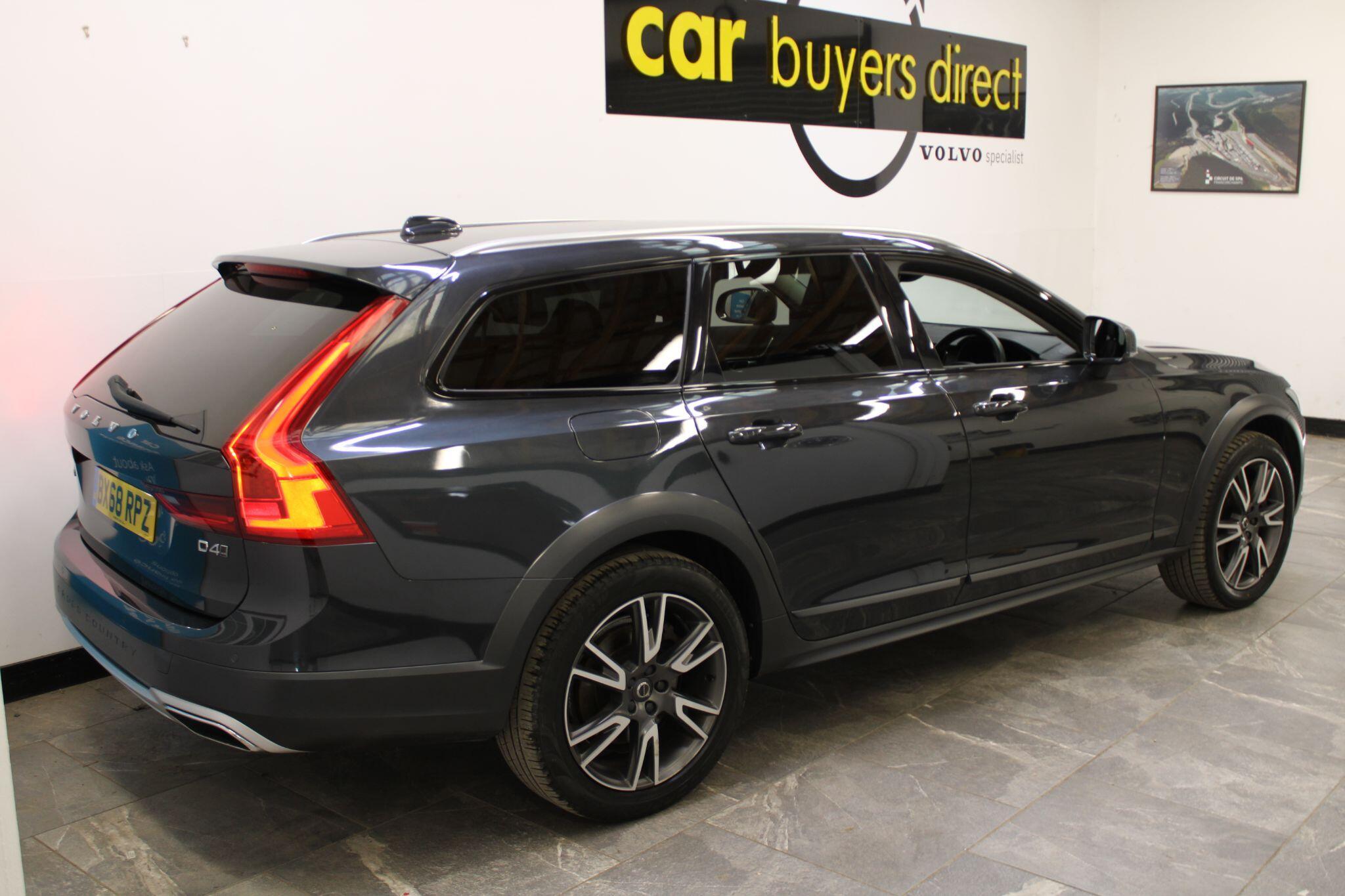 Volvo V90 CROSS COUNTRY - Image 19