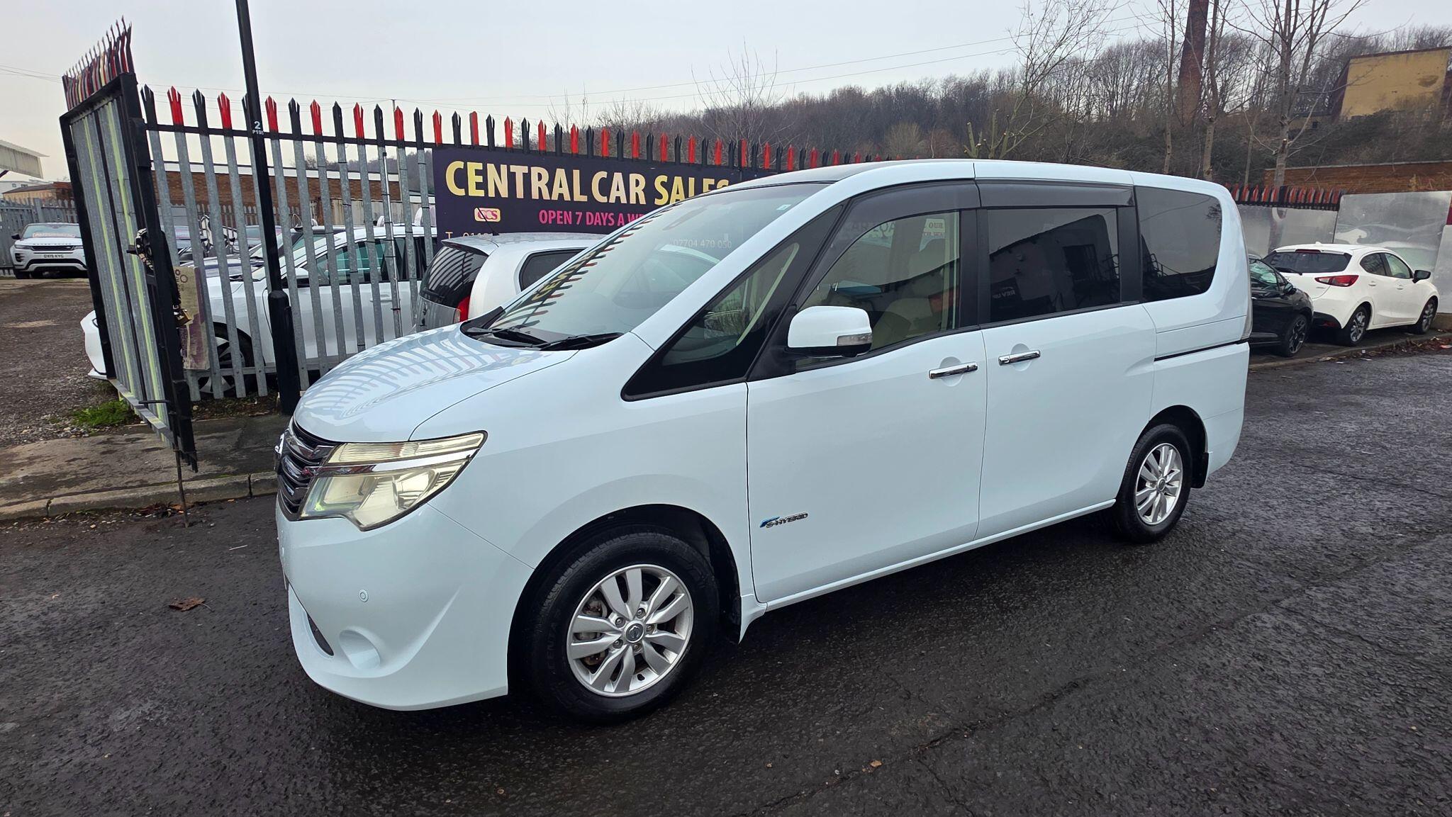 Nissan Serena - Image 18