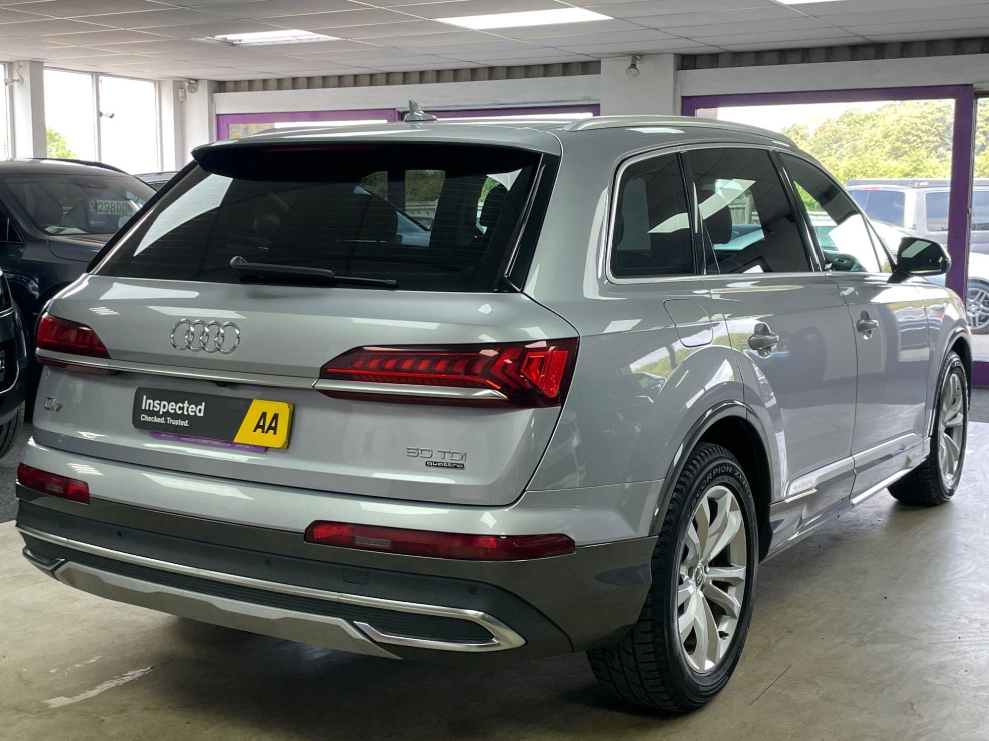 Audi Q7 - Image 11