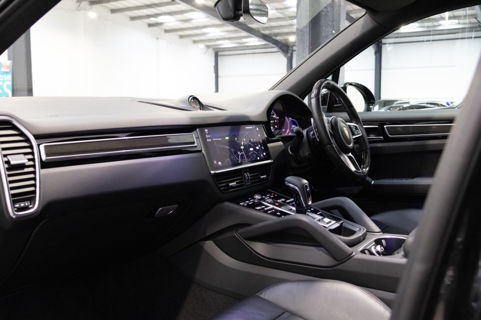 Porsche Cayenne - Image 8