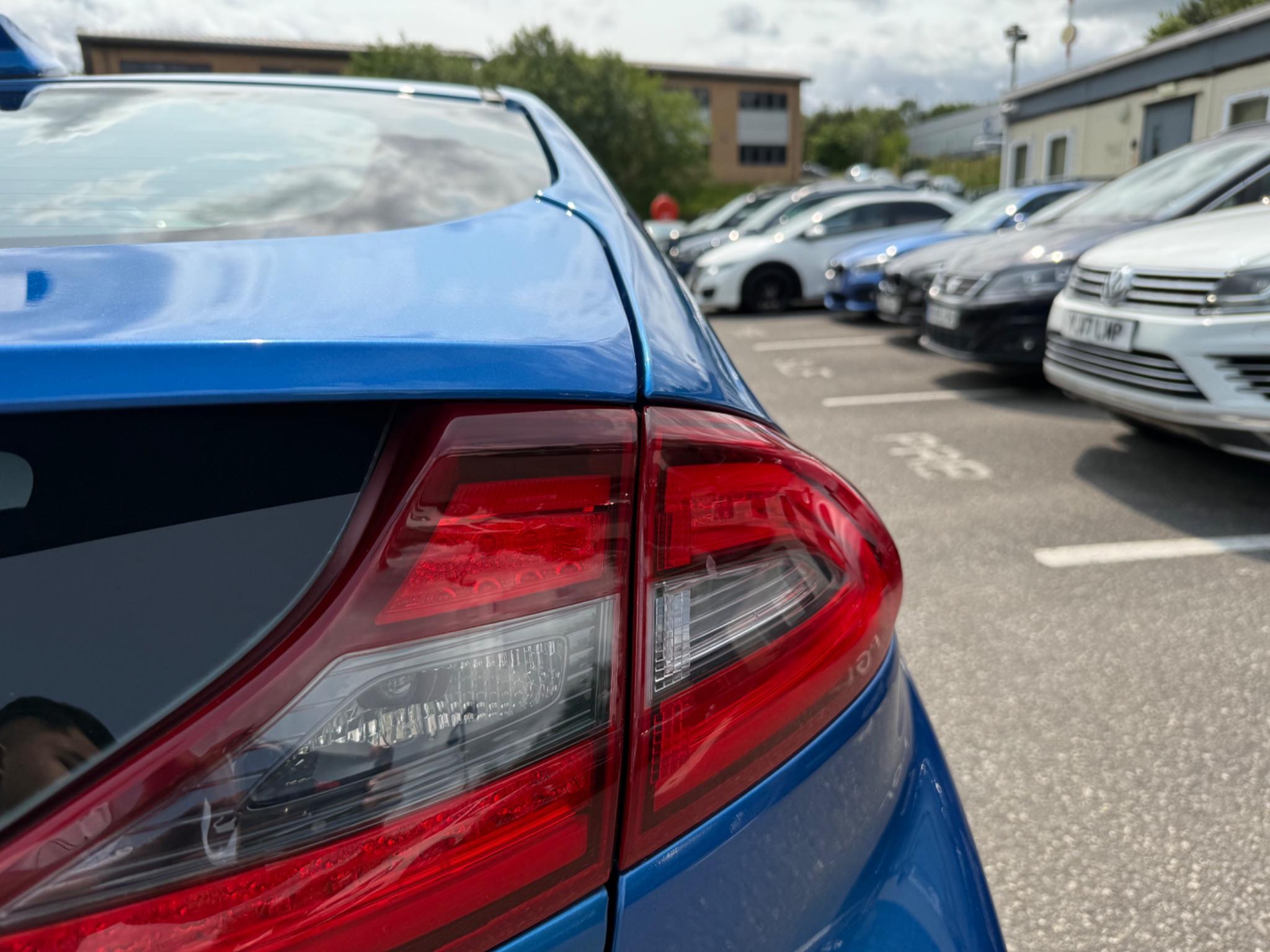 Hyundai Ioniq - Image 22