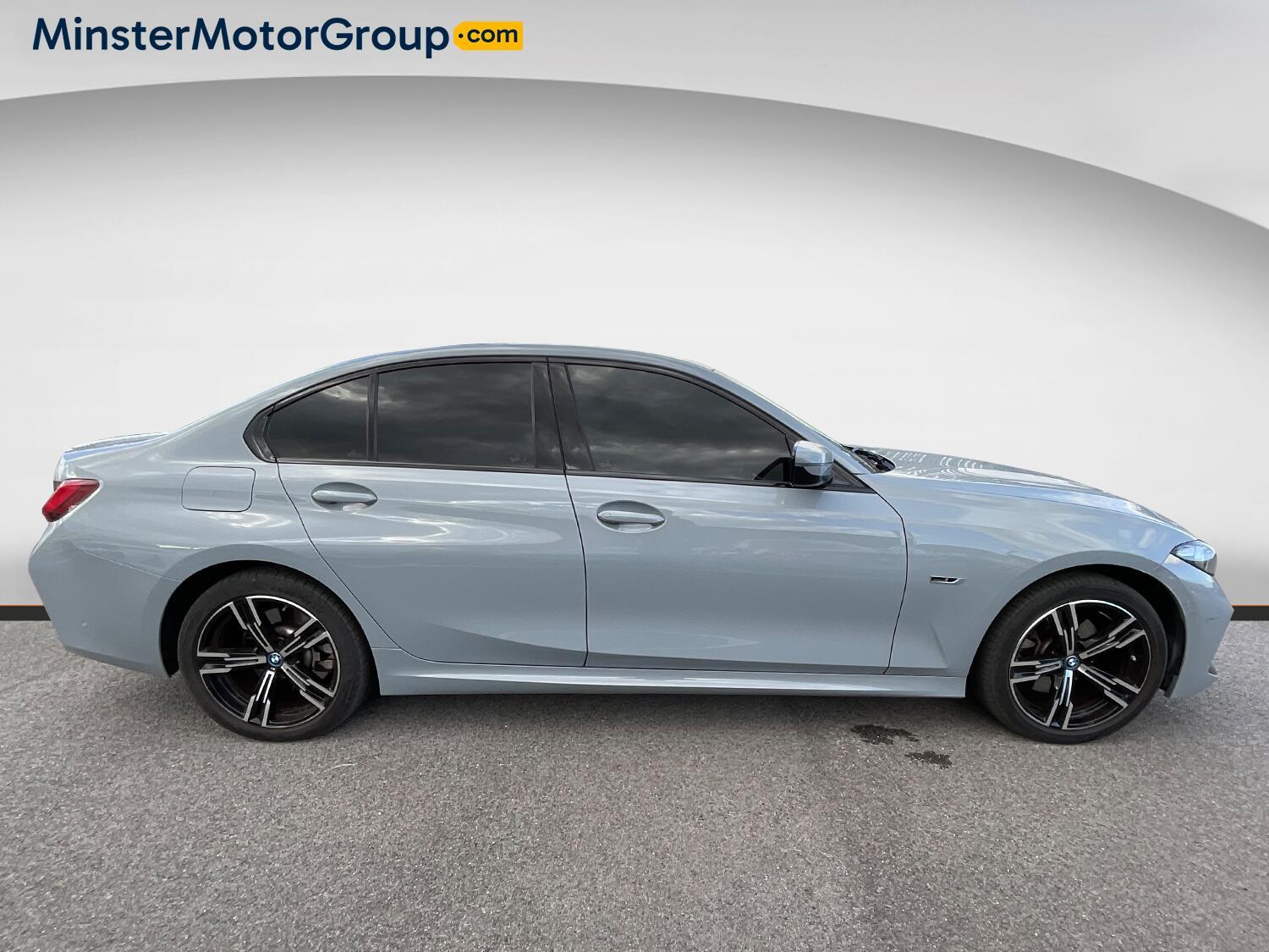BMW 3 Series - Image 2