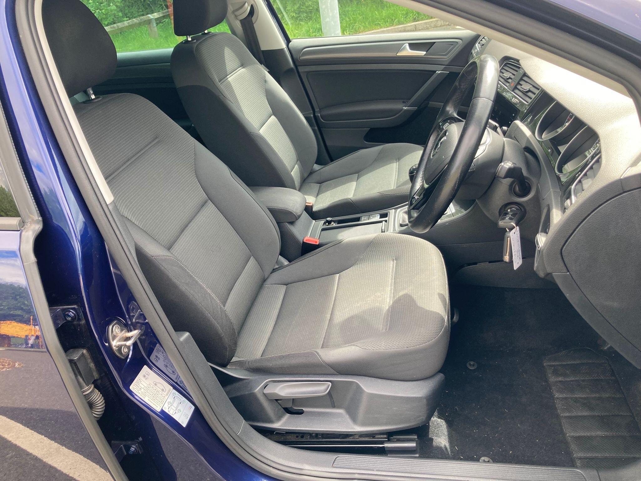 Volkswagen Golf - Image 4