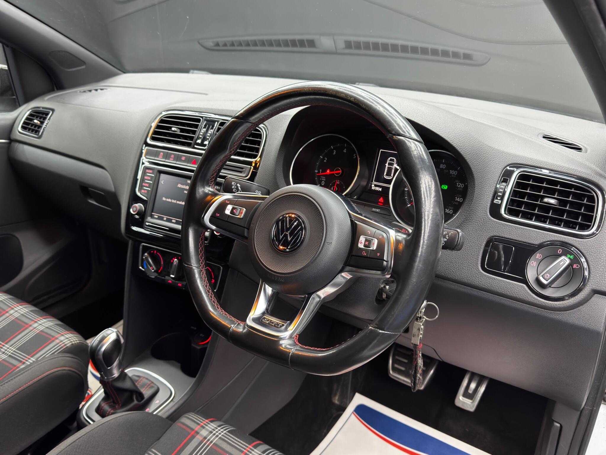 Volkswagen Polo - Image 9