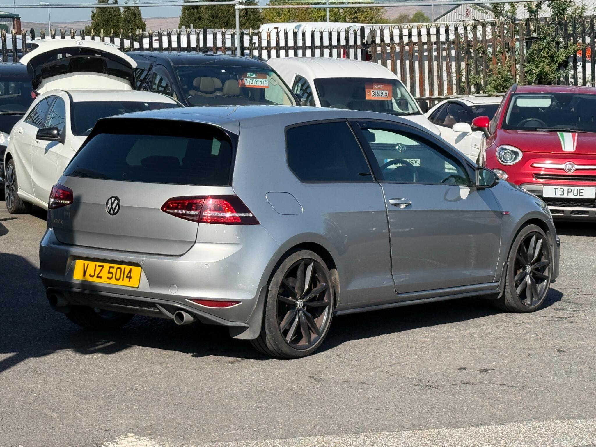 Volkswagen Golf - Image 8